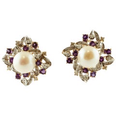 Clous d'oreilles en or blanc et rose 14 carats avec diamants, améthystes et perles