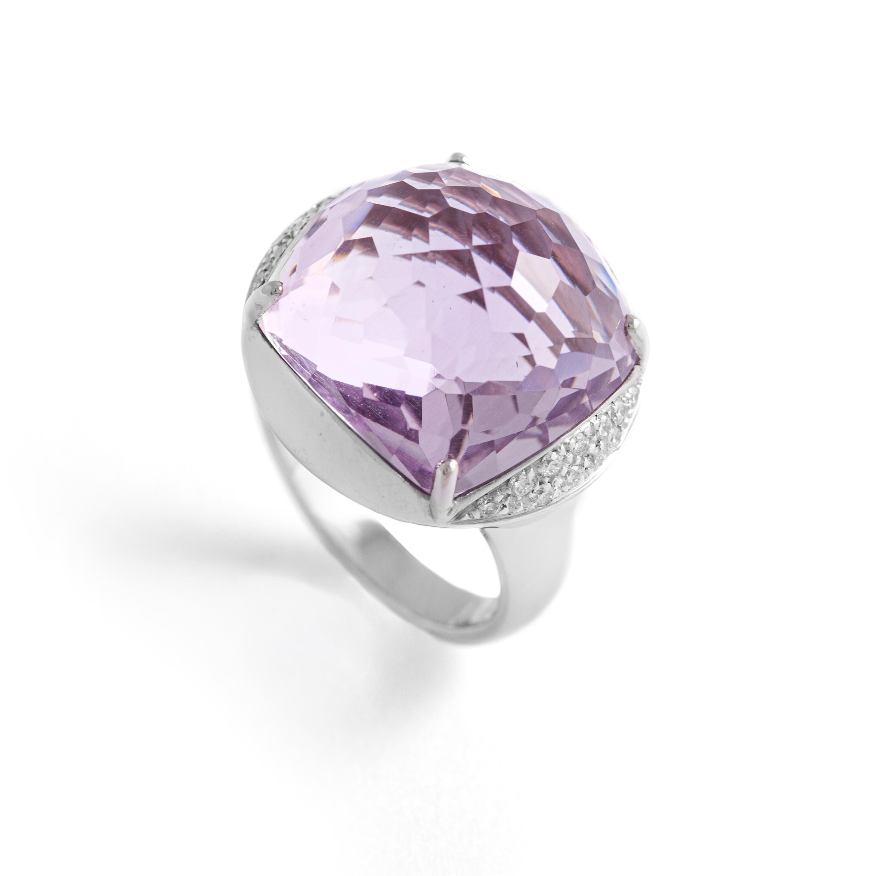 Diamonds and Amethyst Ring In New Condition For Sale In Geneva, CH
