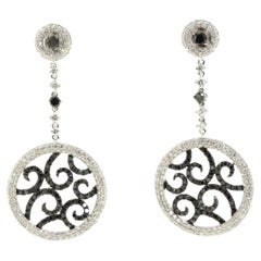 Pendants d'oreilles en or blanc 18 carats avec diamants noirs et diamants