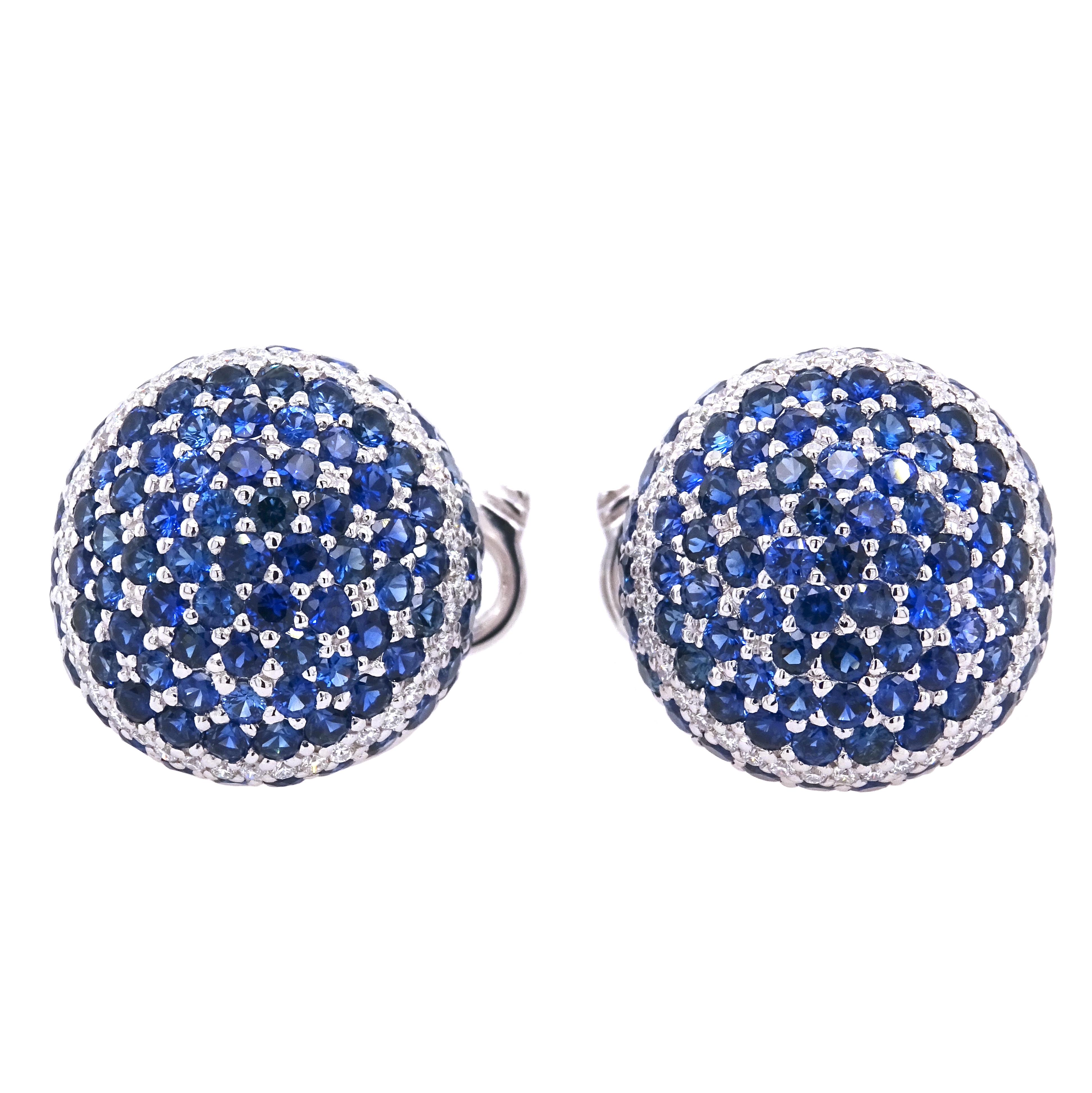 Diamonds and Blue Sapphire Earrings in 18K White Gold In New Condition In ประเวศ, TH
