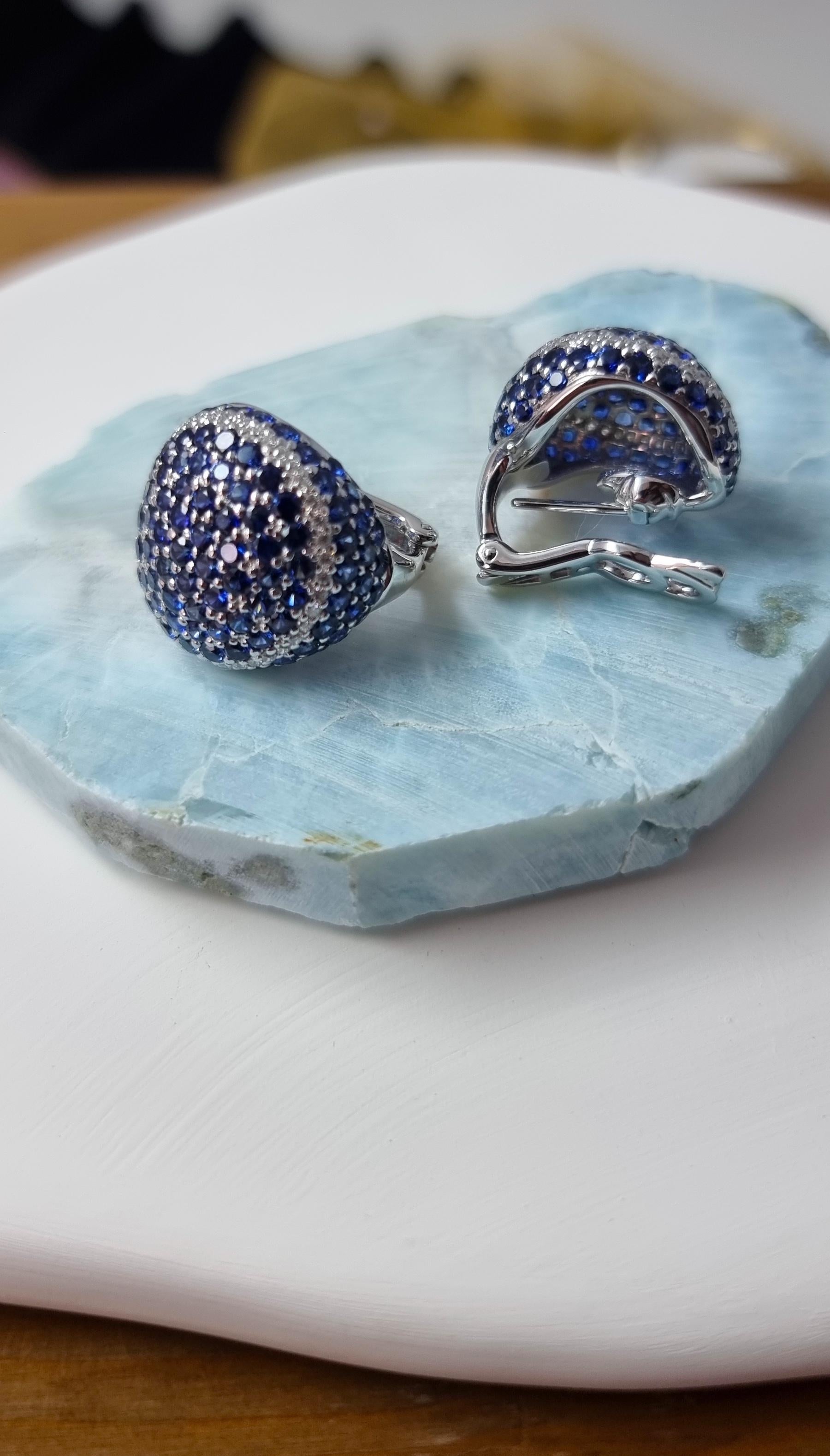 Diamonds and Blue Sapphire Earrings in 18K White Gold 1