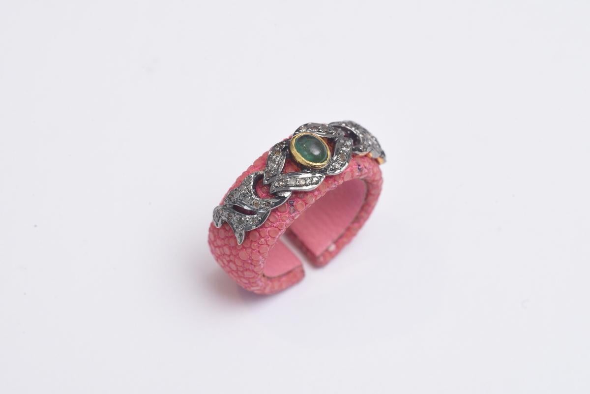 Women's or Men's Diamonds and Emerald on Pink Shagreen ‘Sting Ray’ Ring