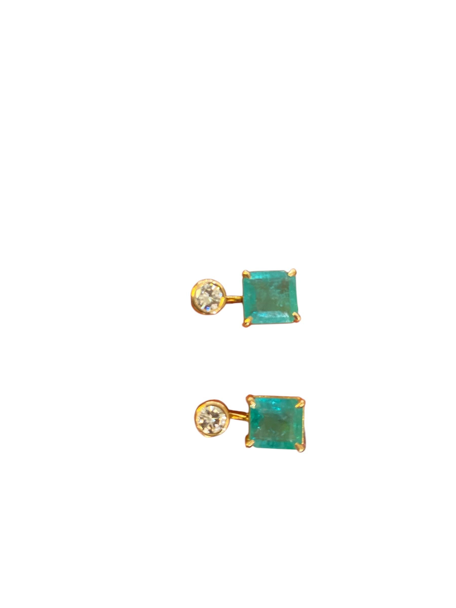 Diamonds and Emeralds Gold Earrings For Sale 1