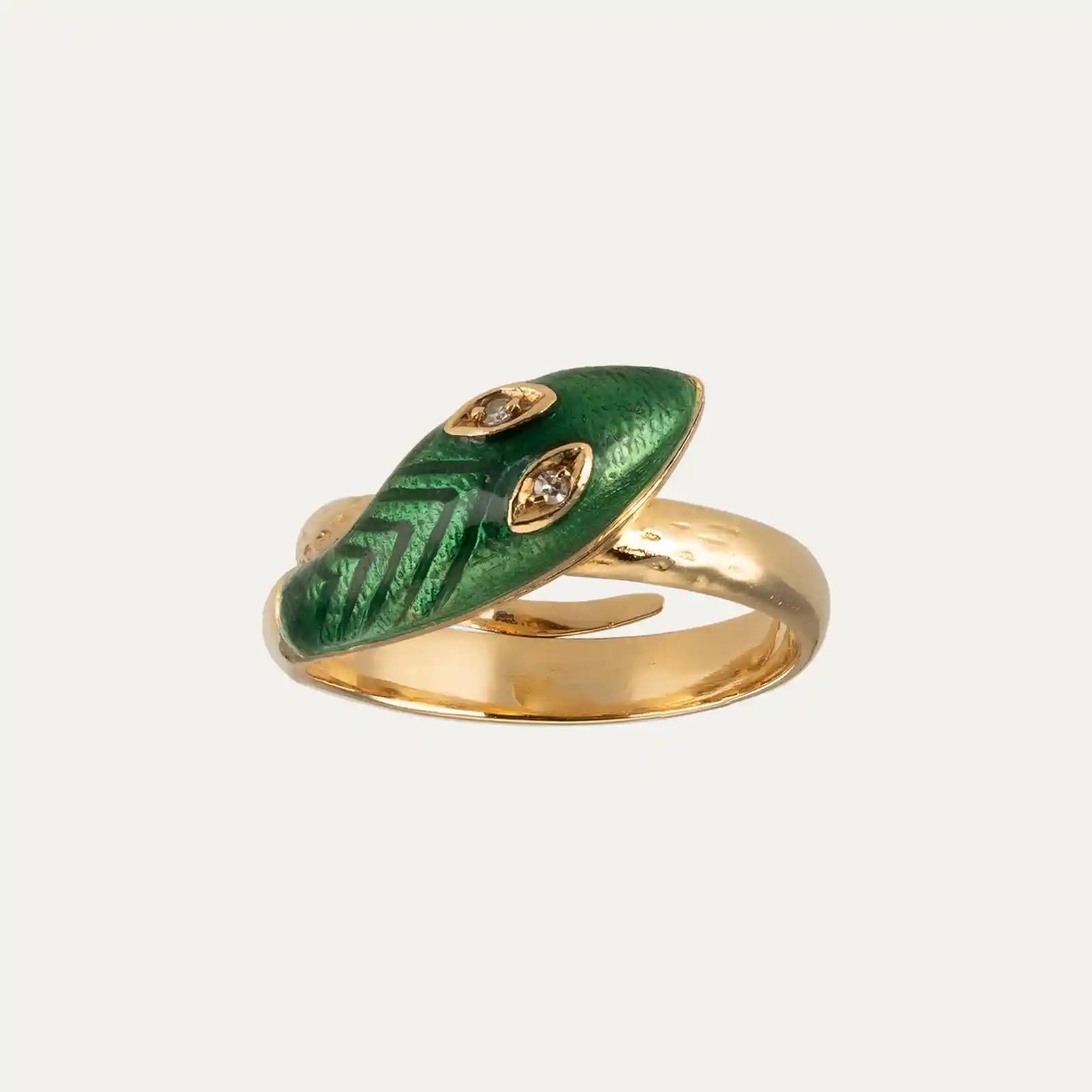 Diamonds and enamel serpent gold ring
19.2kt – 800‰ serpent-shaped yellow gold ring with green enamel and 2 diamonds.
