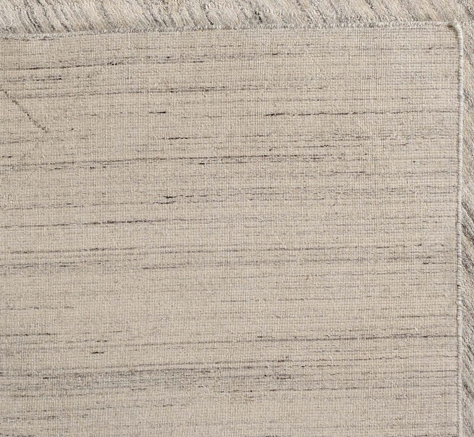 Diamonds and Fog Cream Morrocan Design Rug In New Condition For Sale In West Hollywood, CA