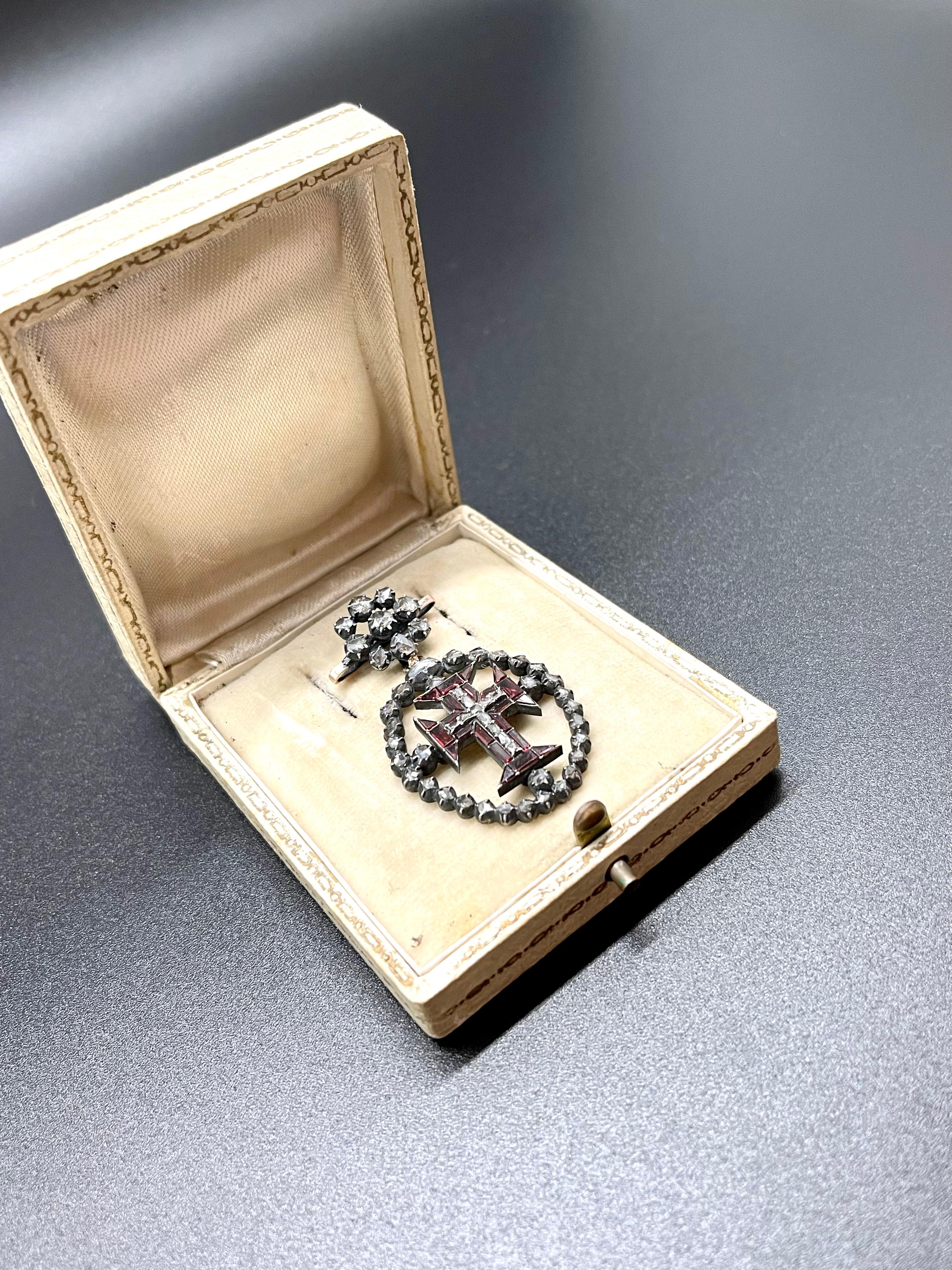Women's or Men's Diamonds and Garnets Cross Templar Military Order of Christ Grand 1600s Brooch For Sale