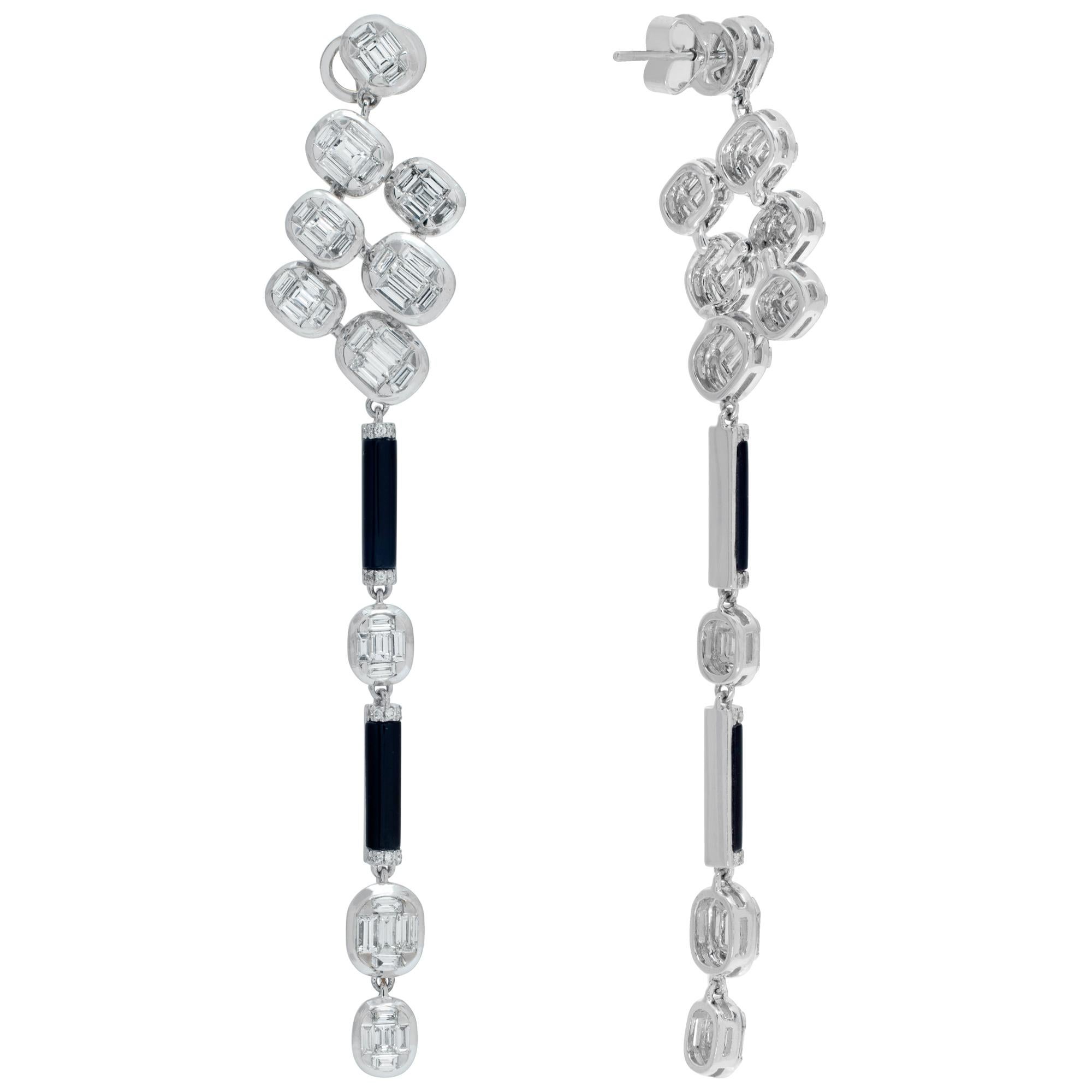 Diamonds and onyx 18k white gold hanging earrings In Excellent Condition For Sale In Surfside, FL