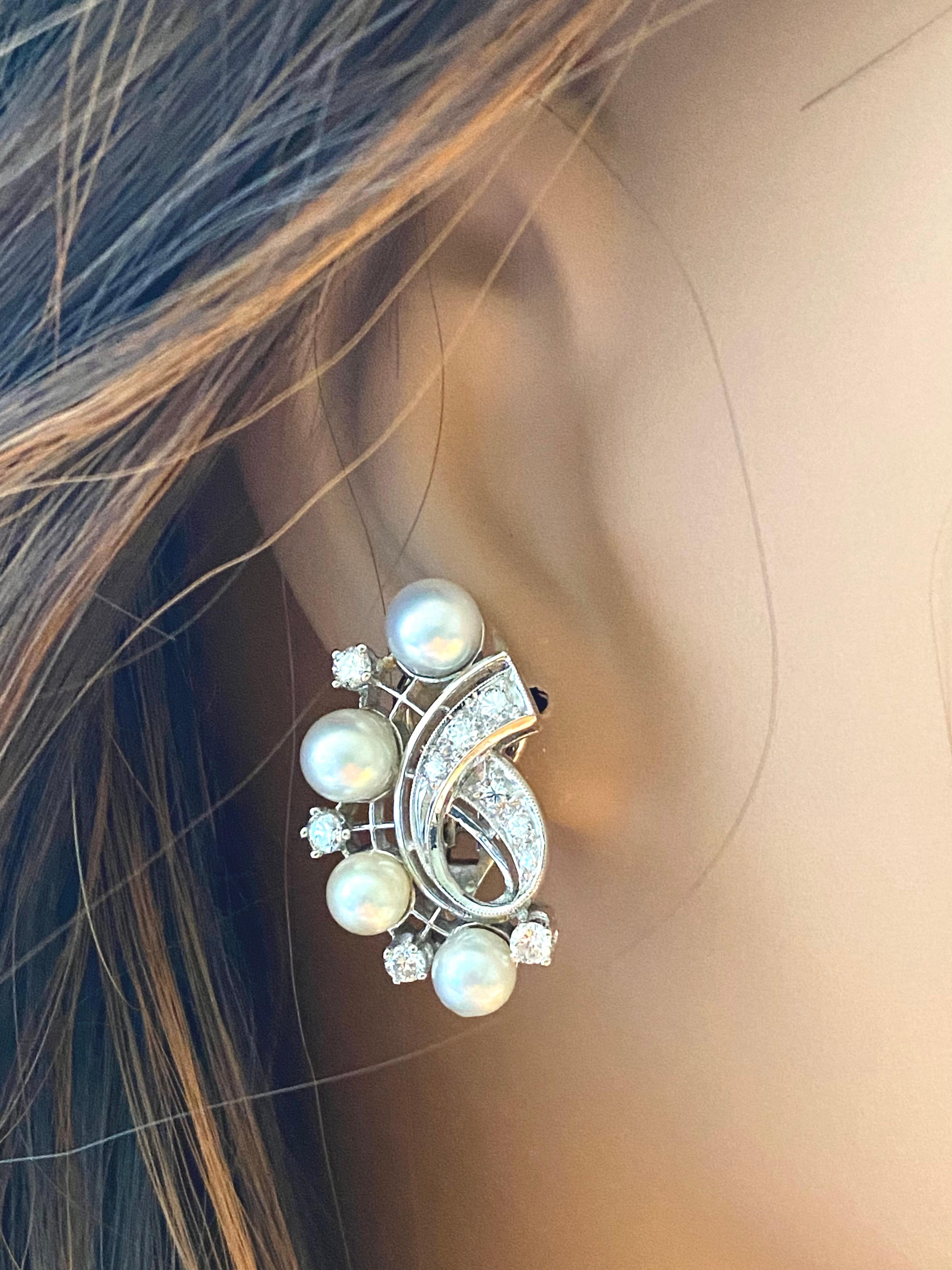 Ein-Zinch-Ohrringe aus Weißgold mit Diamanten und 0,75 Karat Perlen im Angebot 1