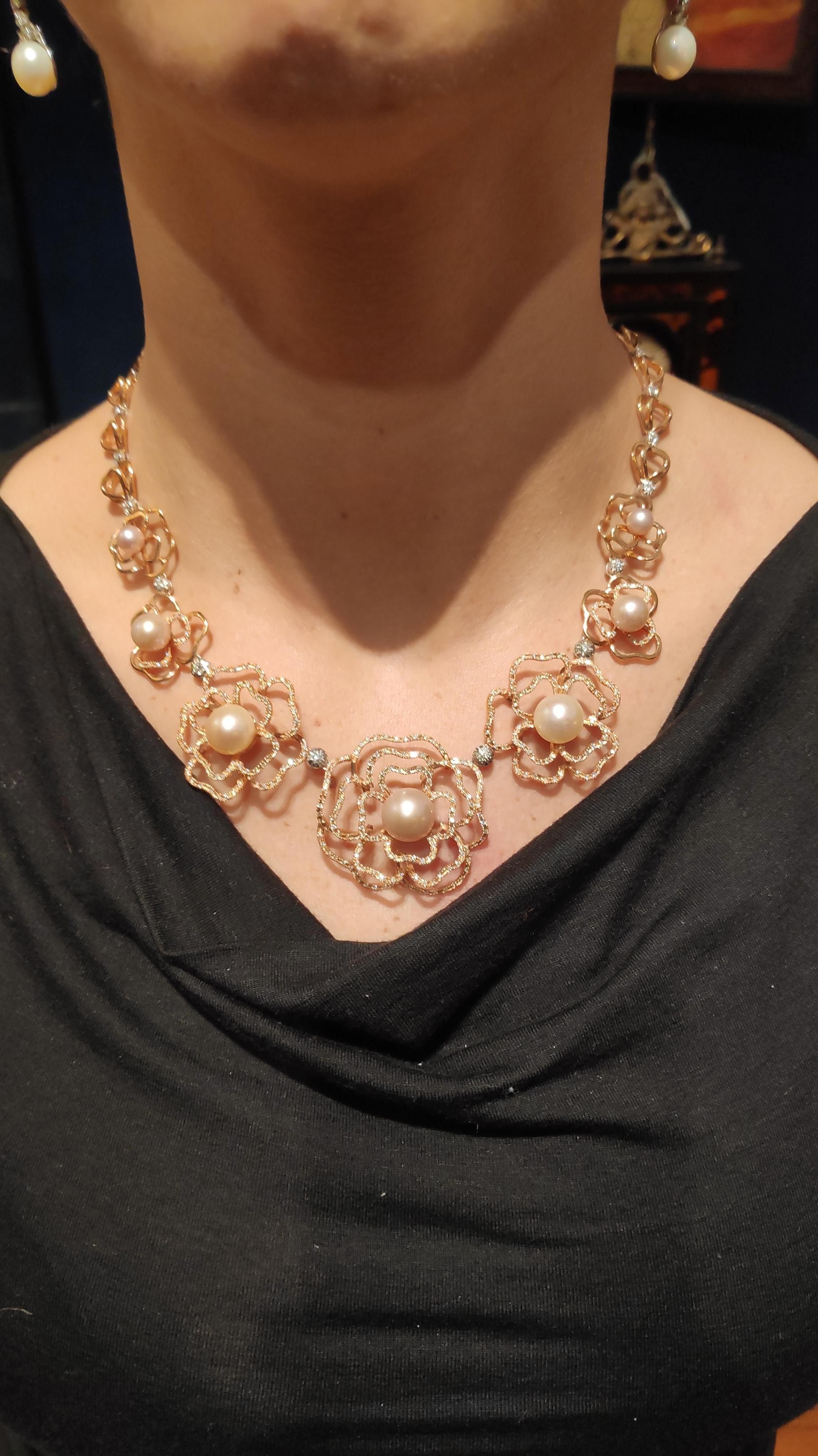 Modern Diamonds and Pearls Link Necklace Pink Gold 18 Karat For Sale