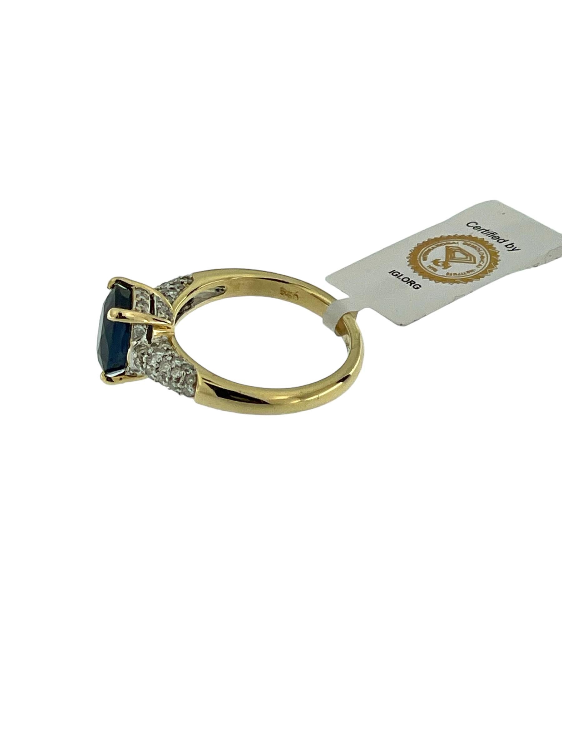 Diamonds and Sapphire Cocktail Ring Yellow and White Gold IGI Certified For Sale 1