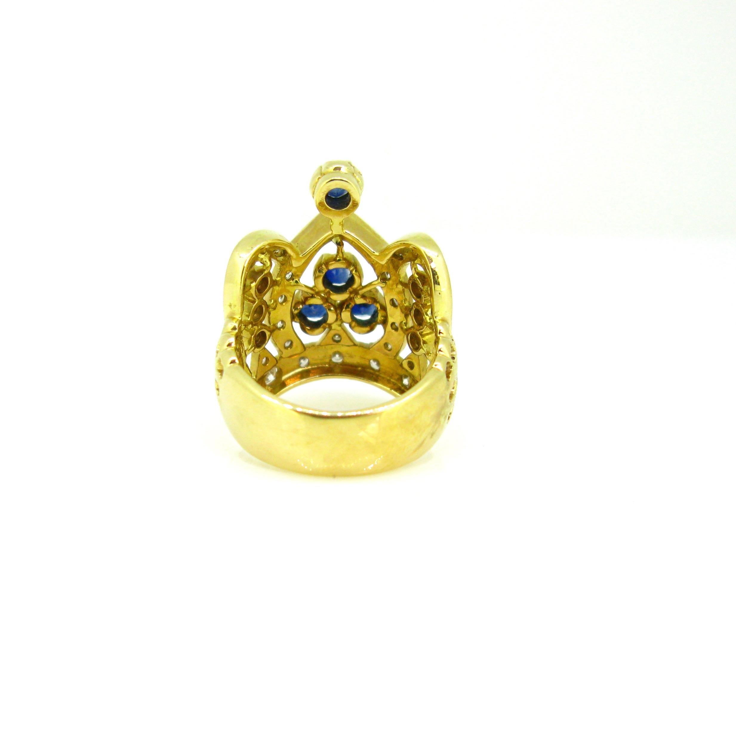 Diamonds and Sapphires Crown Yellow Gold Fashion Ring In New Condition In London, GB