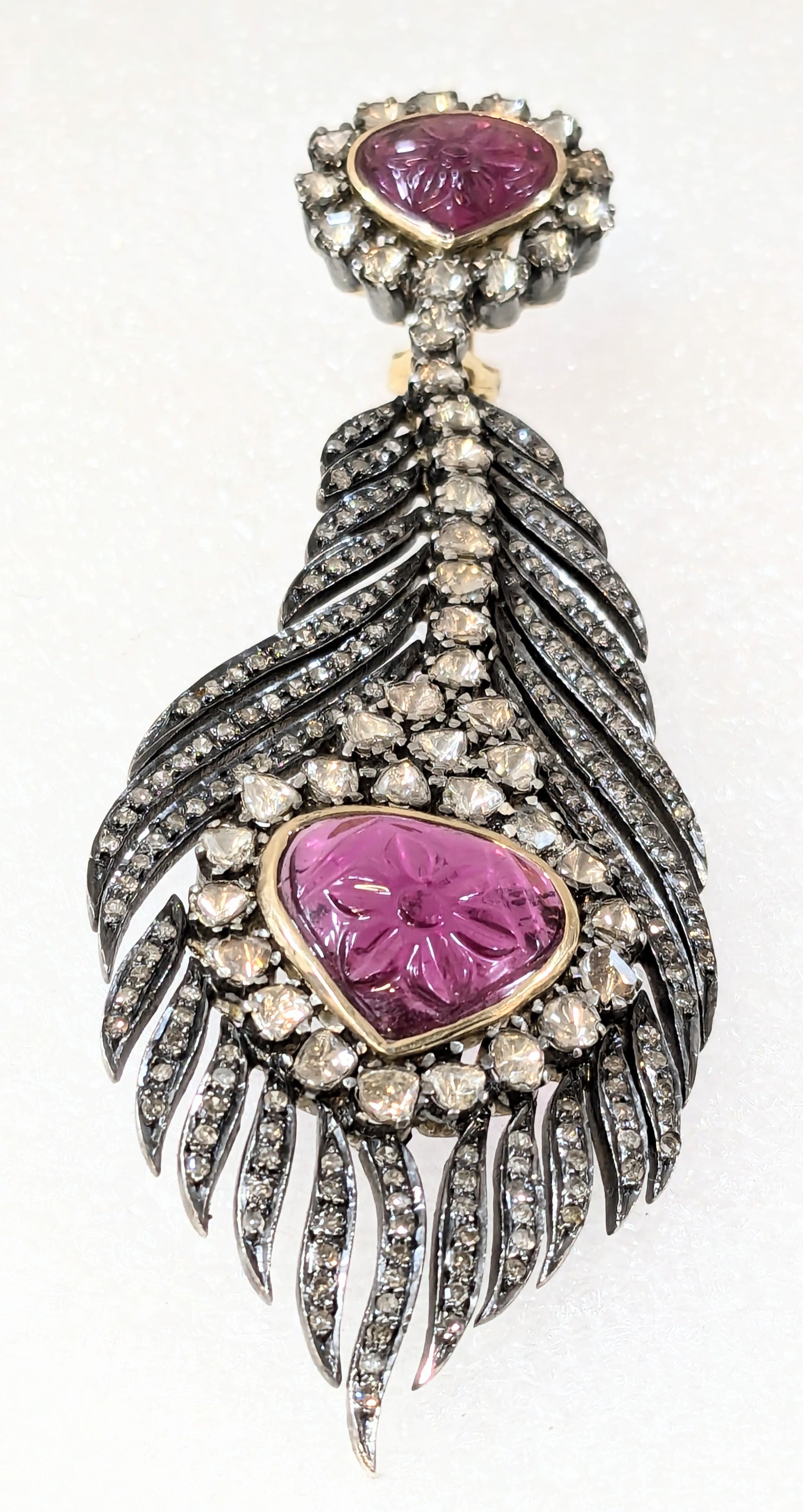 Donna Orecchini con diamanti e zaffiri  Montato in oro 14k e argento in vendita