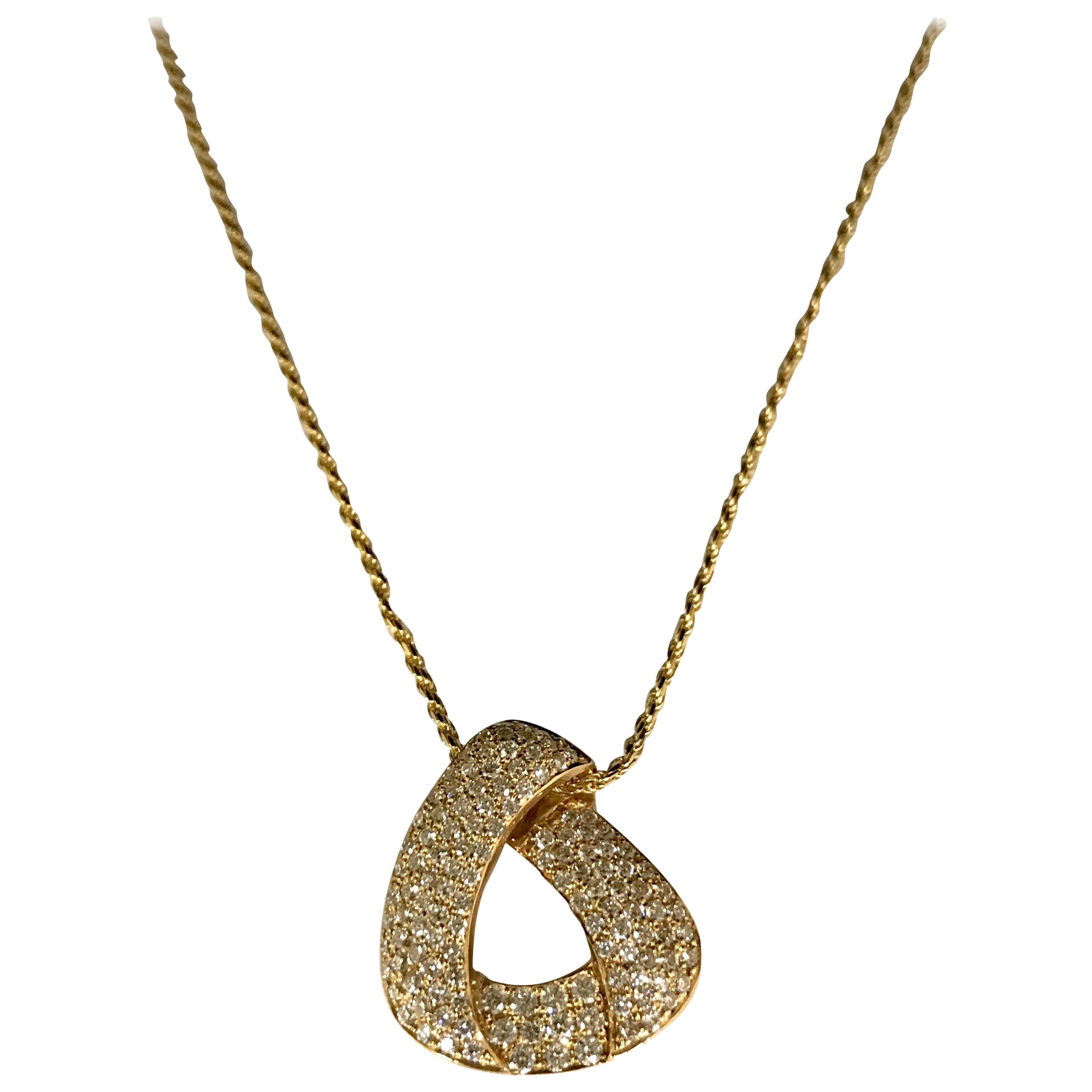 Diamonds and Yellow Gold Pendant Necklace