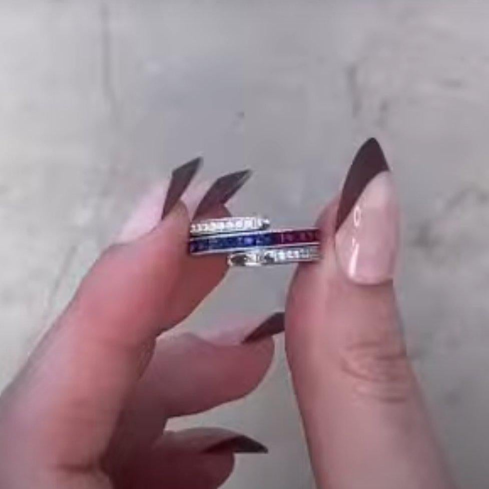 Taglio rotondo Fascetta con diamanti (circa 0,20 carati) e zaffiri (circa 0,60 carati) in vendita
