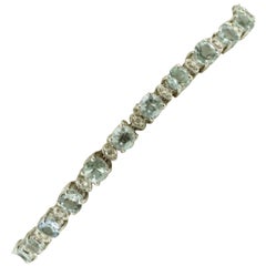 Diamonds, Aquamarine, 18 Karat White Gold Link Bracelet