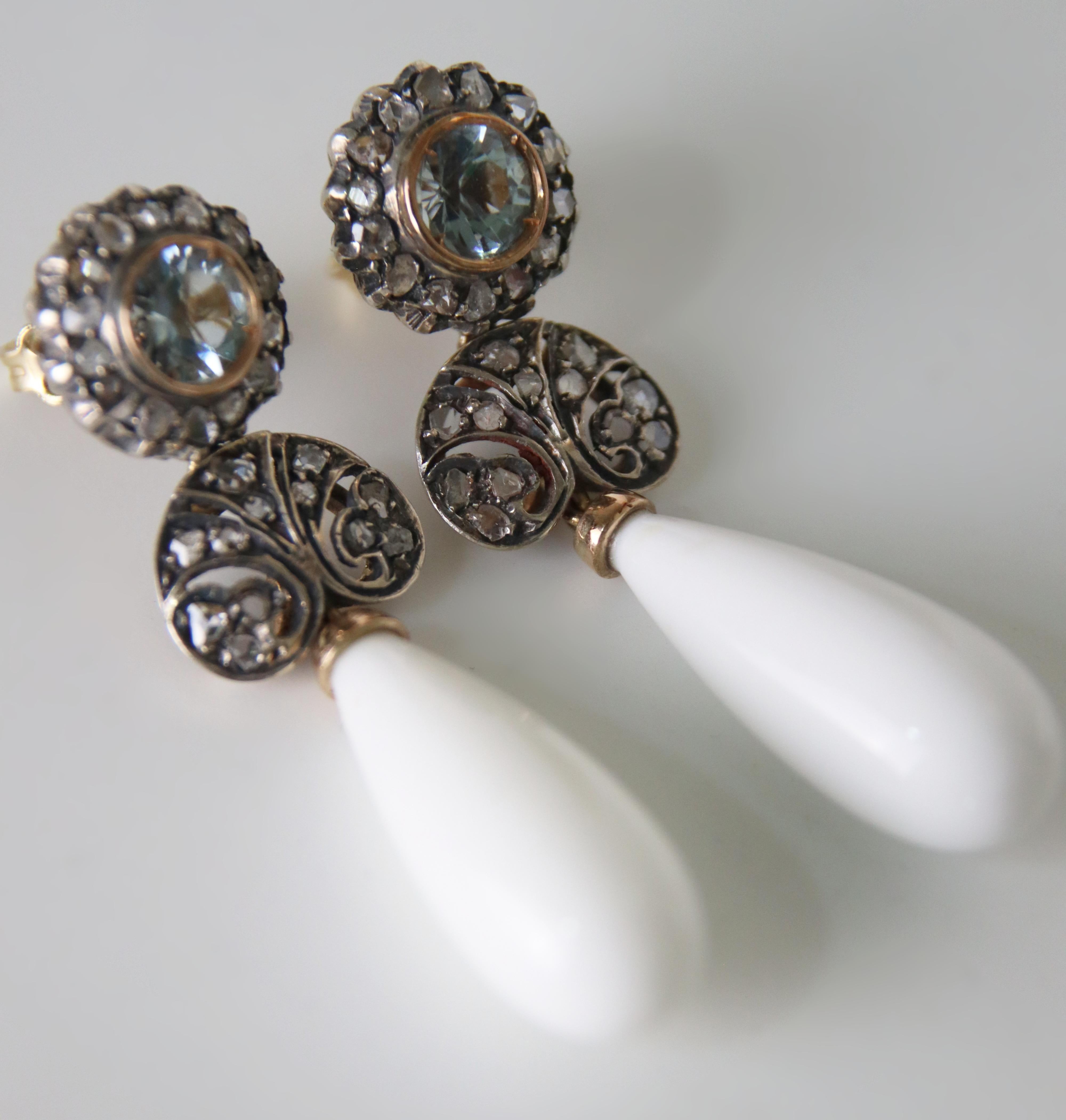 Artisan Boucles d'oreilles pendantes en or jaune 14 carats diamants aigue-marine agate en vente