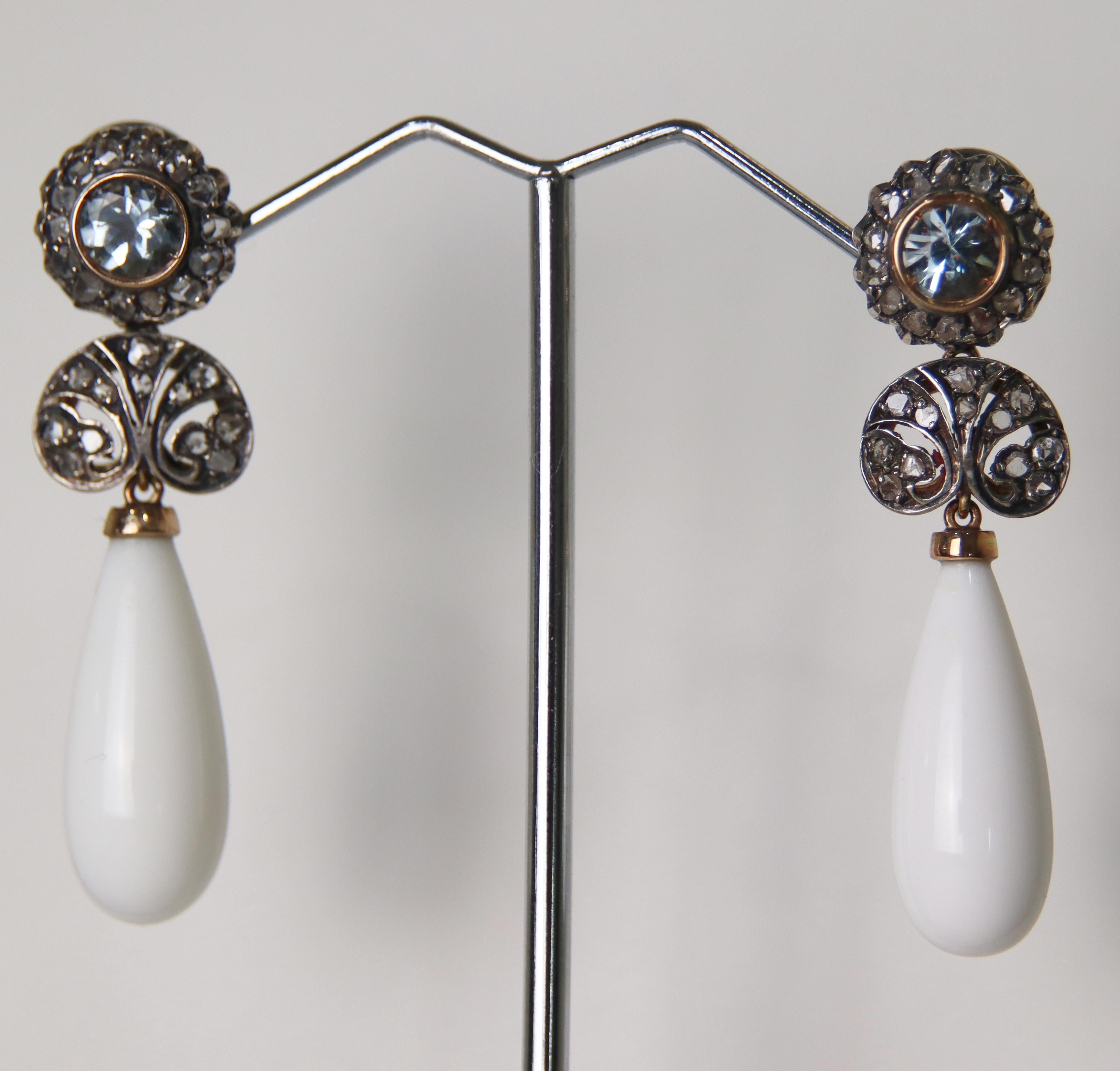 Boucles d'oreilles pendantes en or jaune 14 carats diamants aigue-marine agate en vente 1