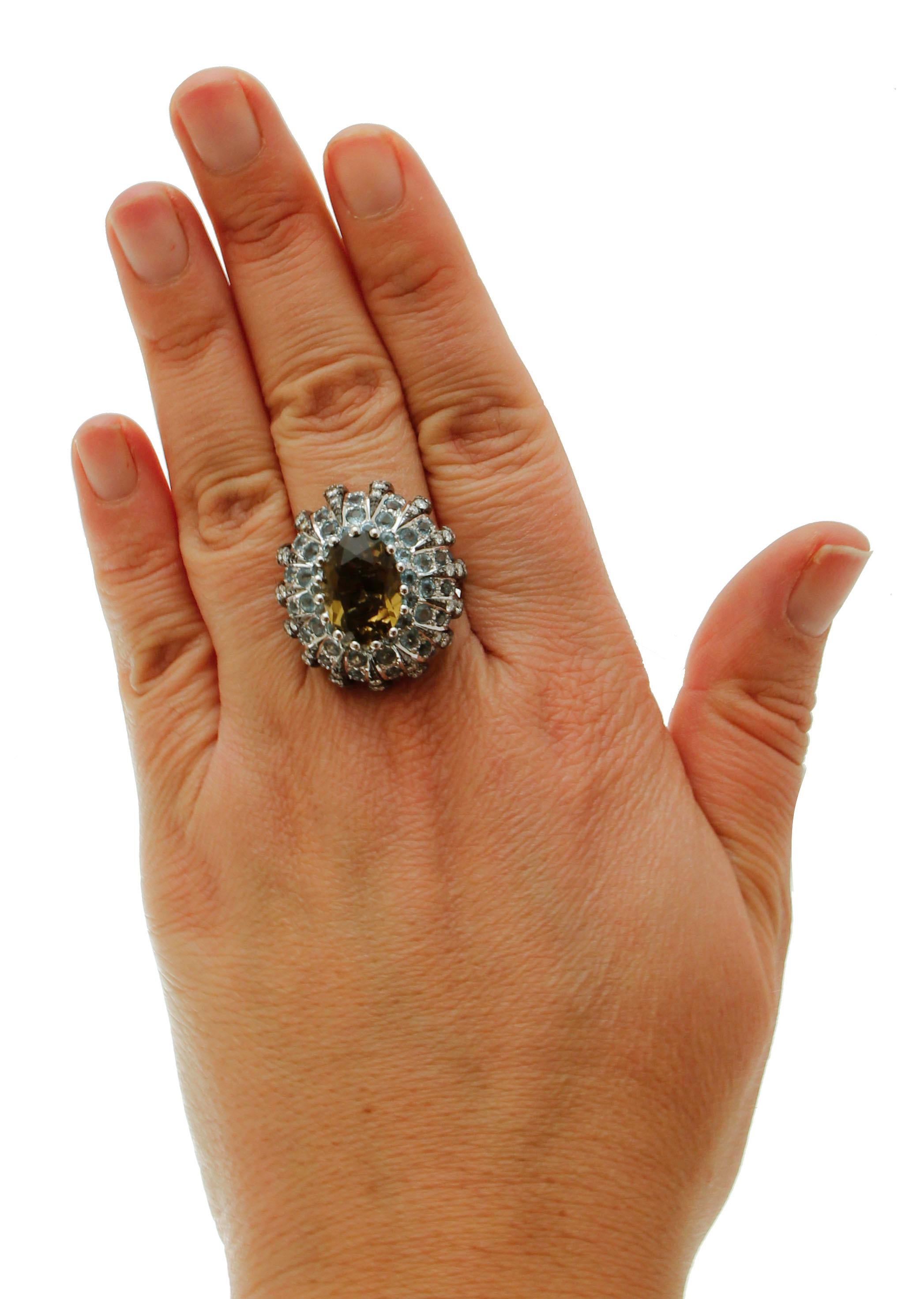 Diamonds, Aquamarines, Smoky Topaz, White Gold Cluster/Fashion Ring In Good Condition For Sale In Marcianise, Marcianise (CE)