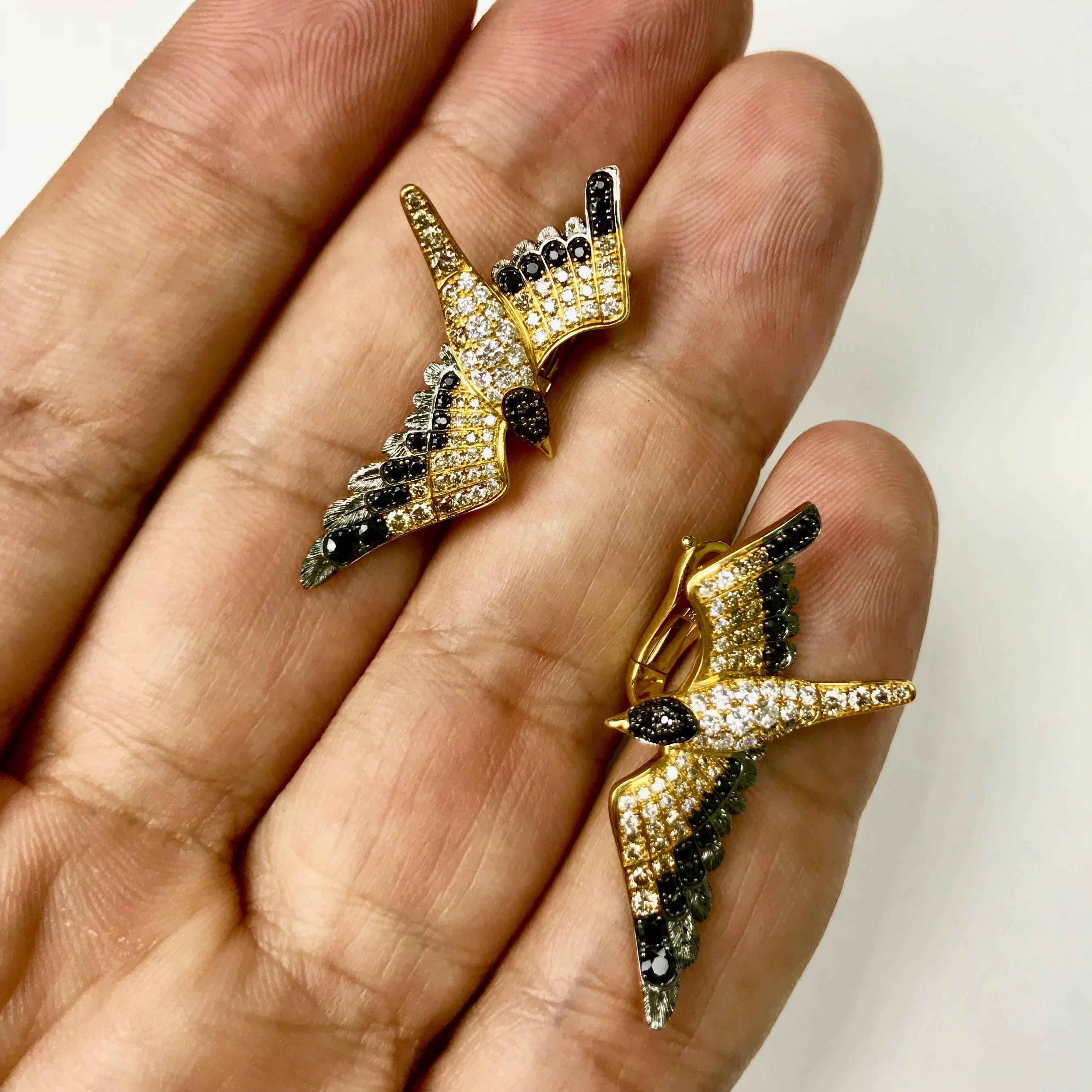 Contemporary Diamonds Black Sapphire 18 Karat Yellow Gold Seagull Earrings For Sale