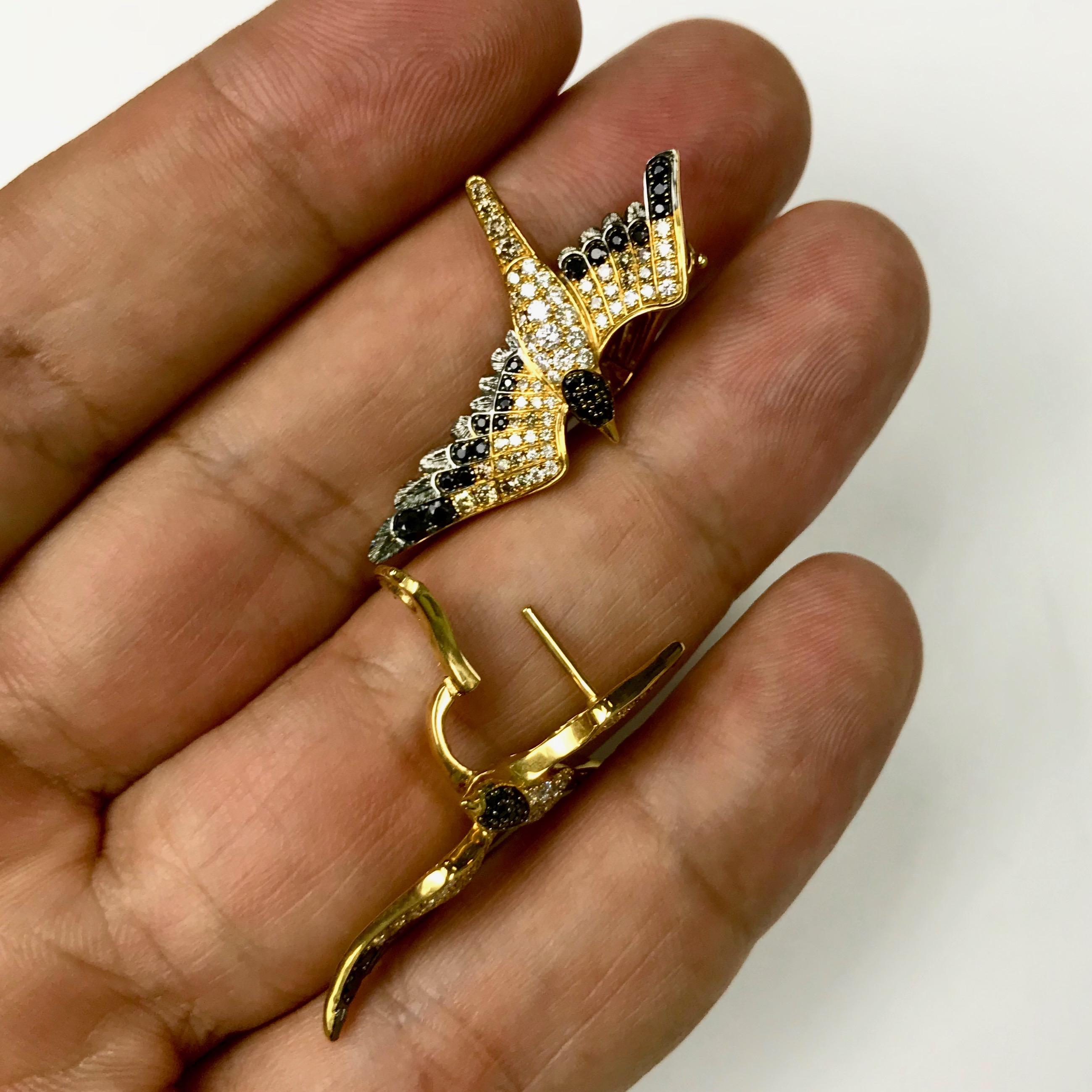 Diamonds Black Sapphire 18 Karat Yellow Gold Seagull Earrings In New Condition For Sale In Bangkok, TH