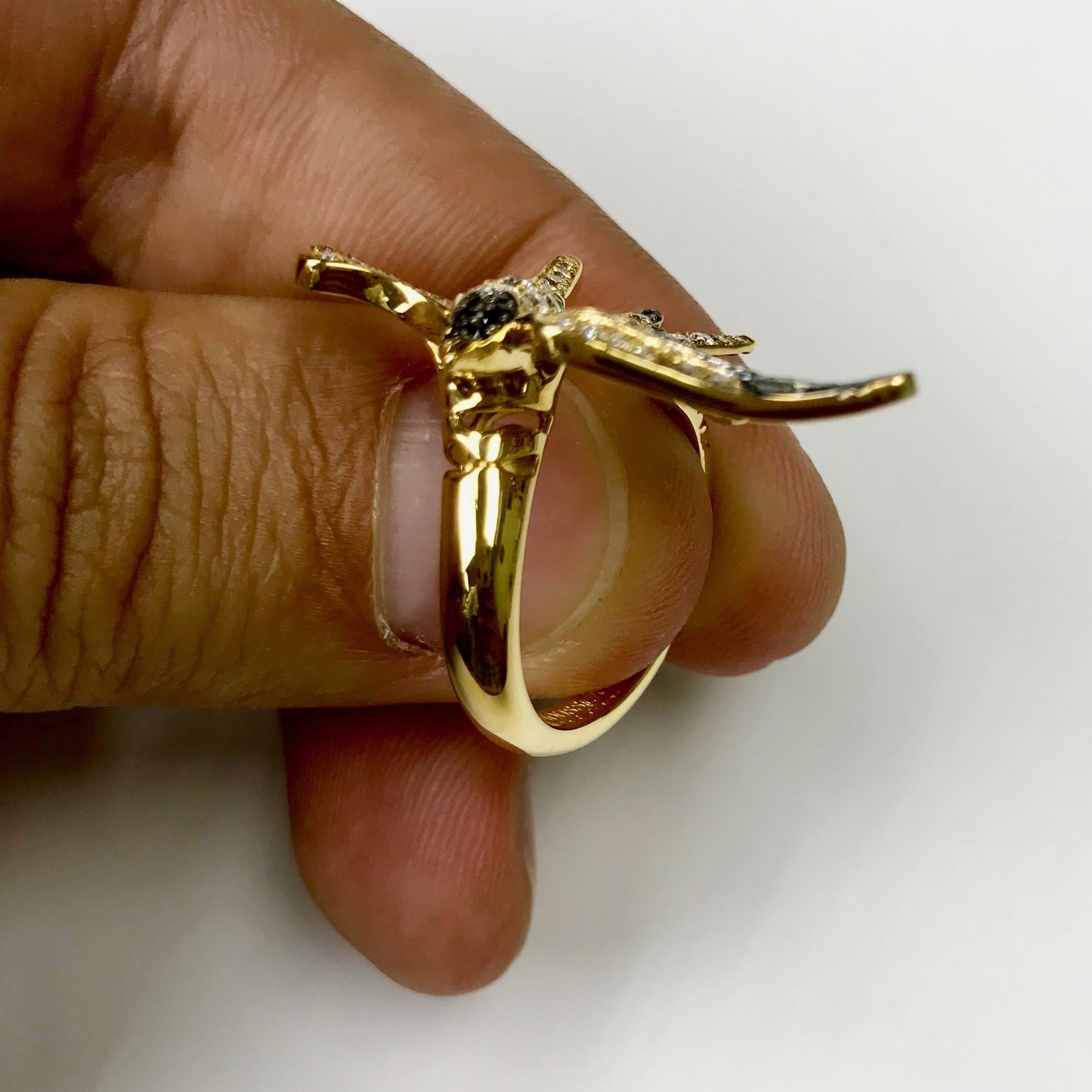 Contemporary Diamonds Black Sapphire 18 Karat Yellow Gold Seagull Ring For Sale