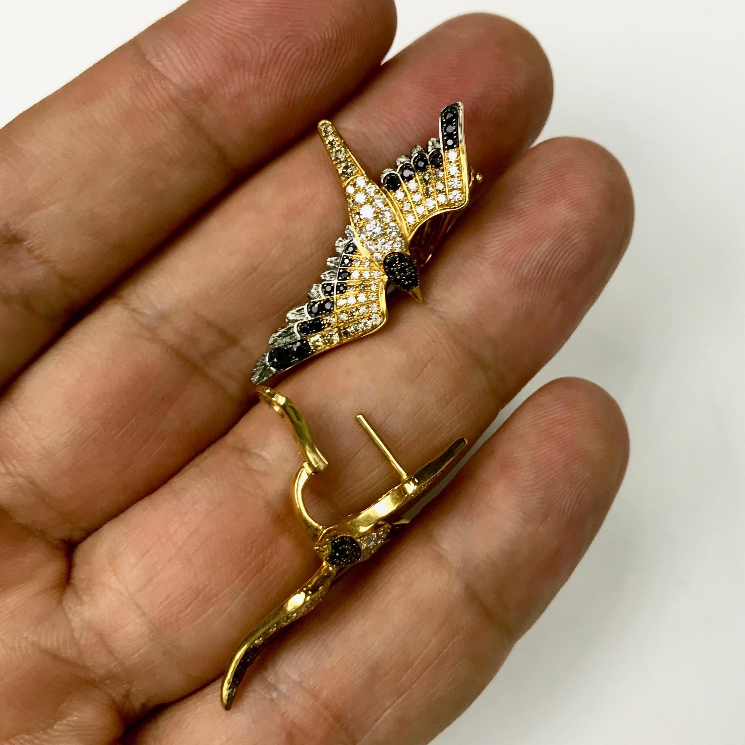 White and Brown Diamonds Black Sapphire 18 Karat Yellow Gold Seagull Suite  For Sale 1