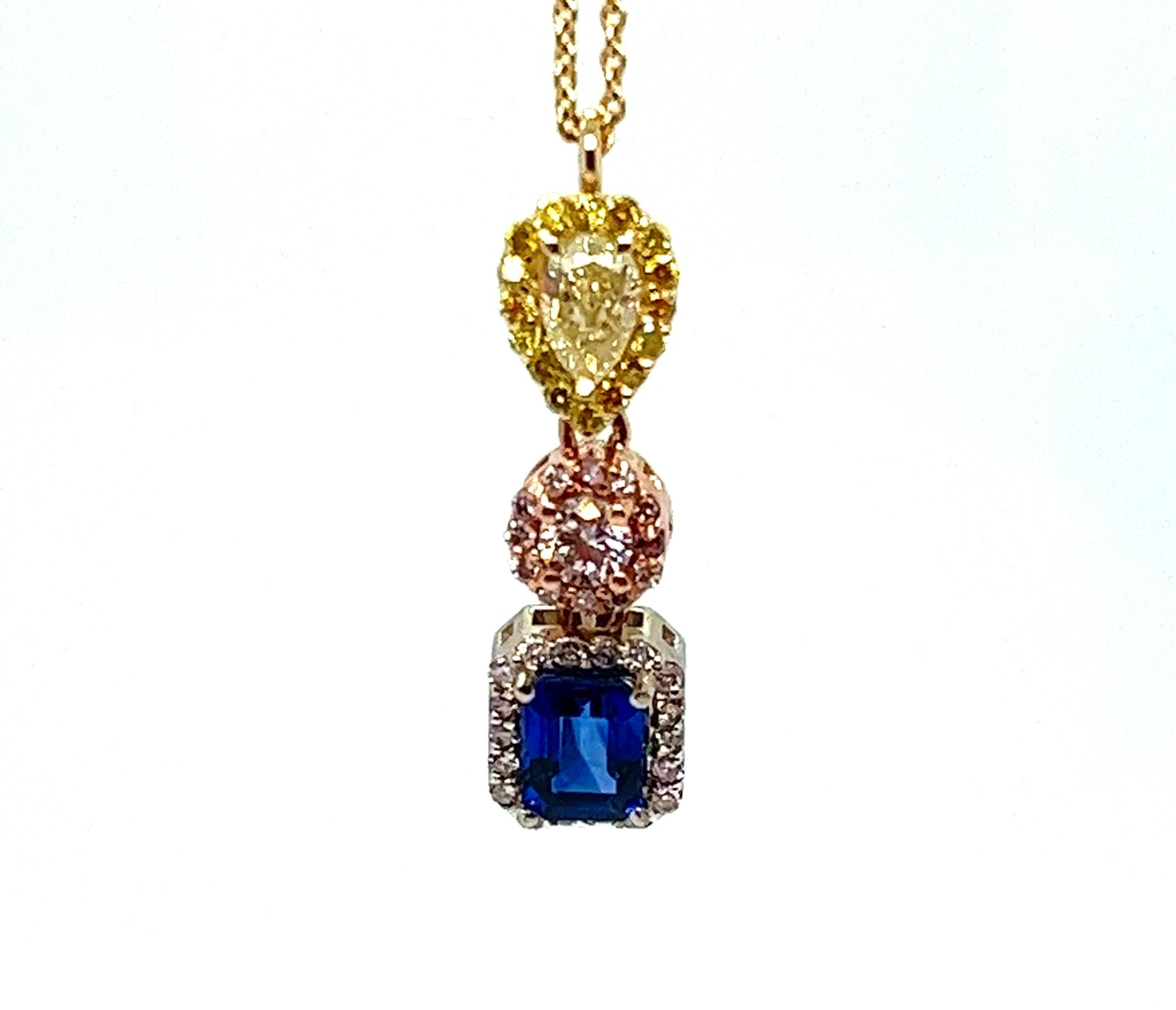 Diamonds & Blue Sapphire Pendant Necklace, 14kt  In Excellent Condition For Sale In Miami, FL