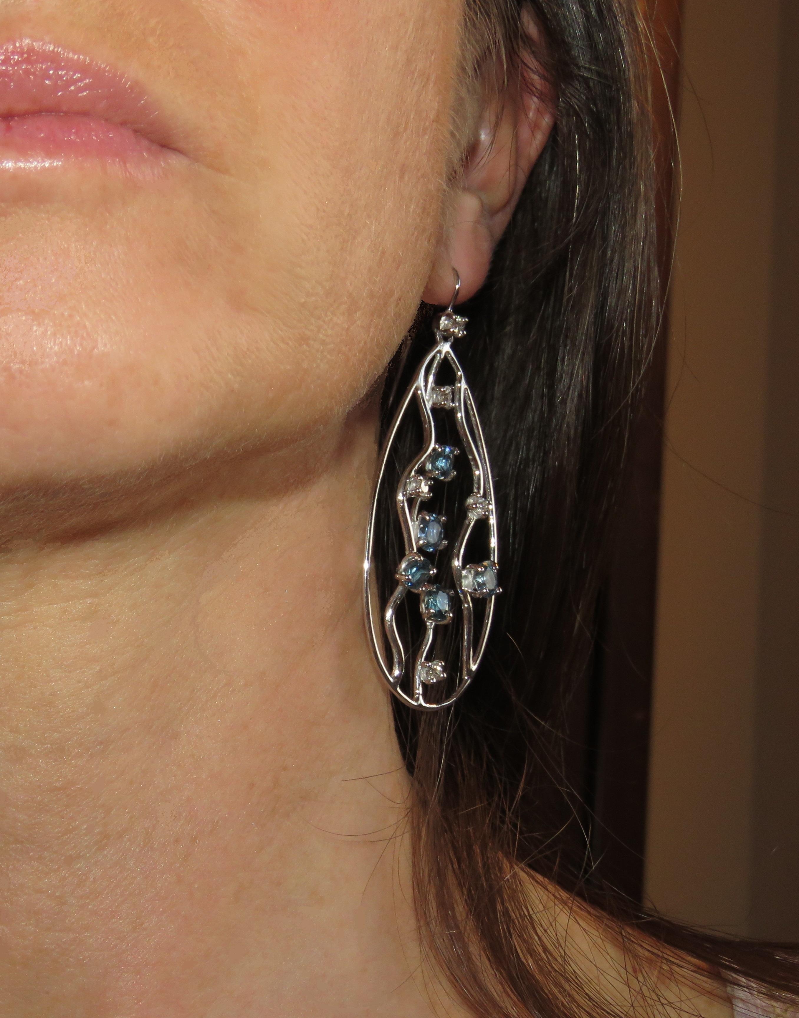 Diamonds Blue Sapphires 18 Karat White Gold Drop Earrings Made In Italy In New Condition For Sale In Milano, IT