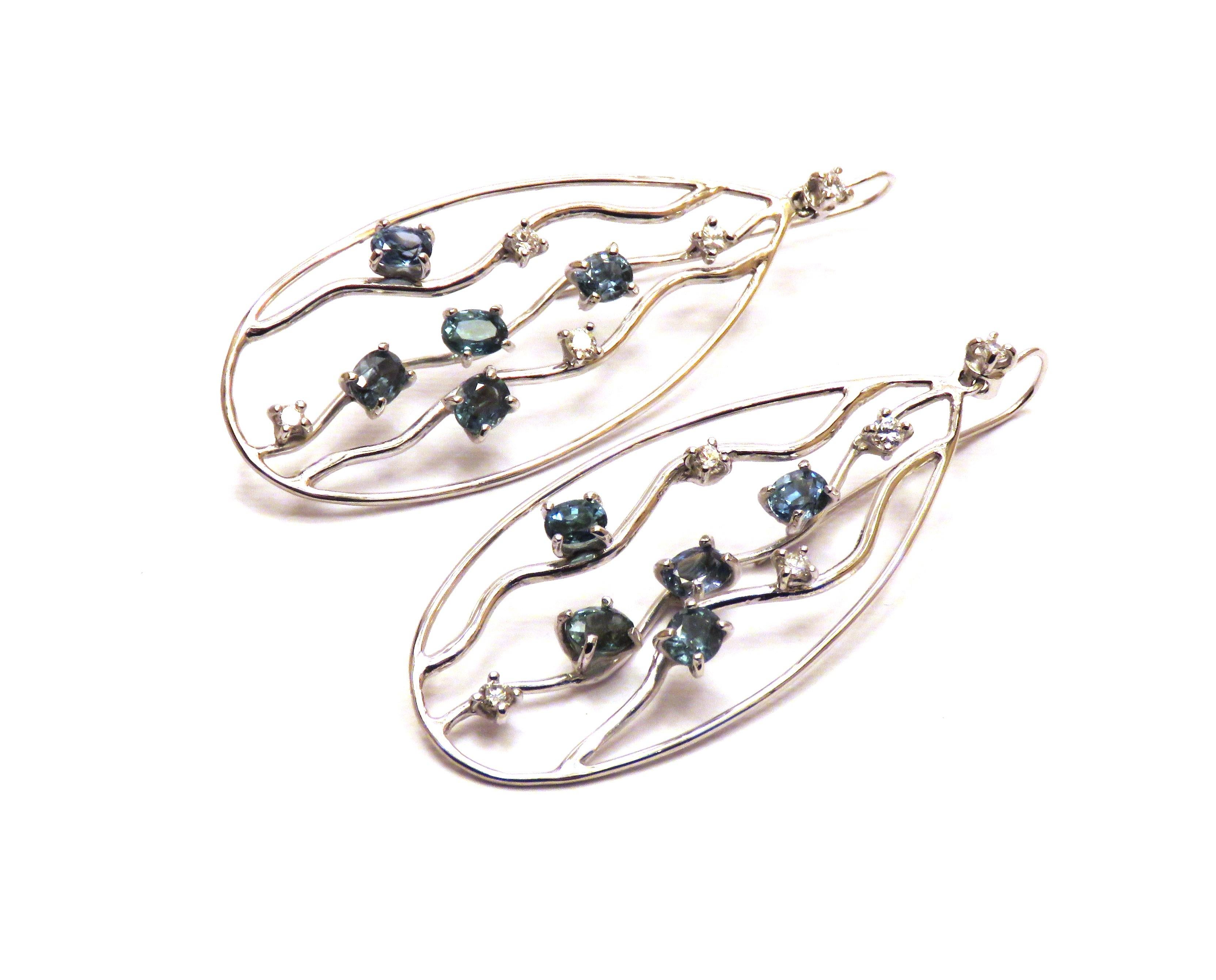 Women's Diamonds Blue Sapphires 18 Karat White Gold Drop Earrings Made In Italy For Sale