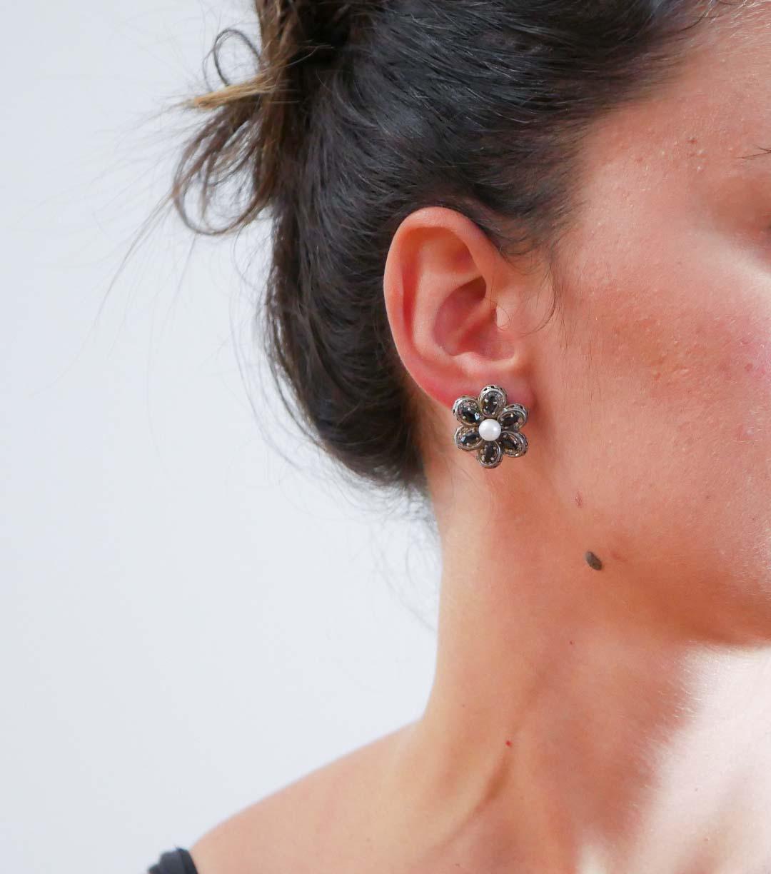 Diamonds, Blue Sapphires, Pearls, 14 Karat Rose Gold and Silver Retro Earrings In Good Condition For Sale In Marcianise, Marcianise (CE)