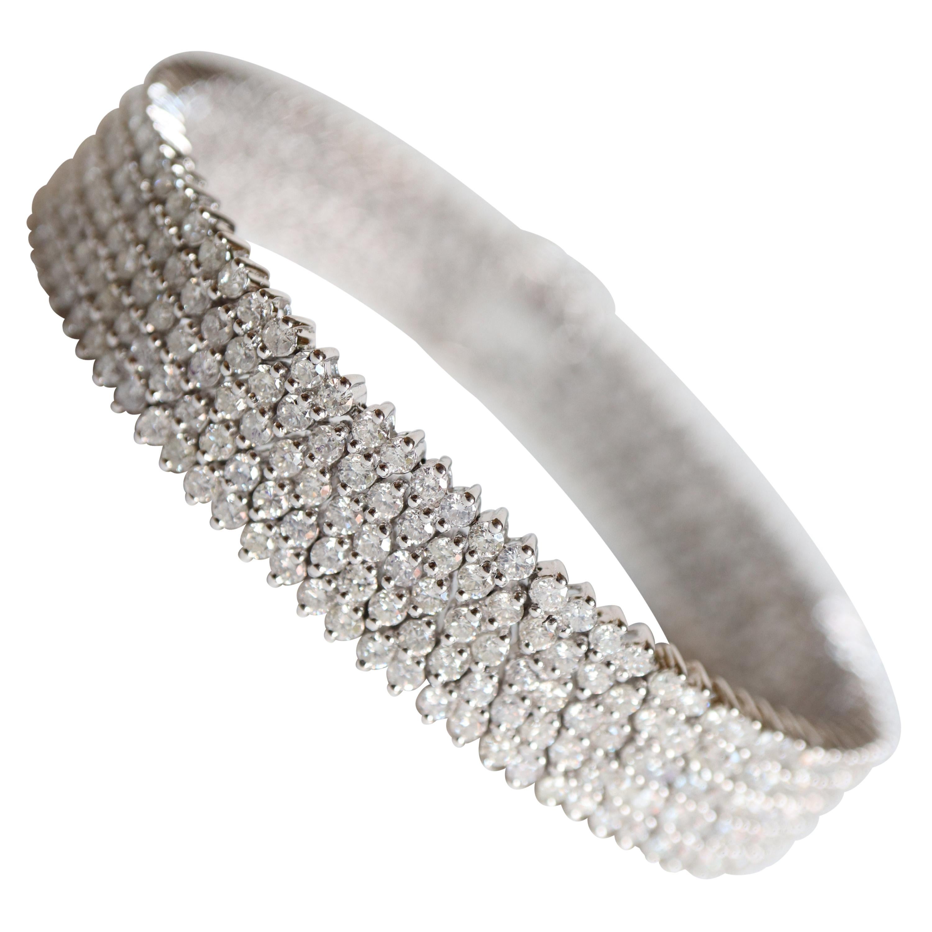 Bracelet de diamants en or blanc 18 carats et diamants 14,6 carats