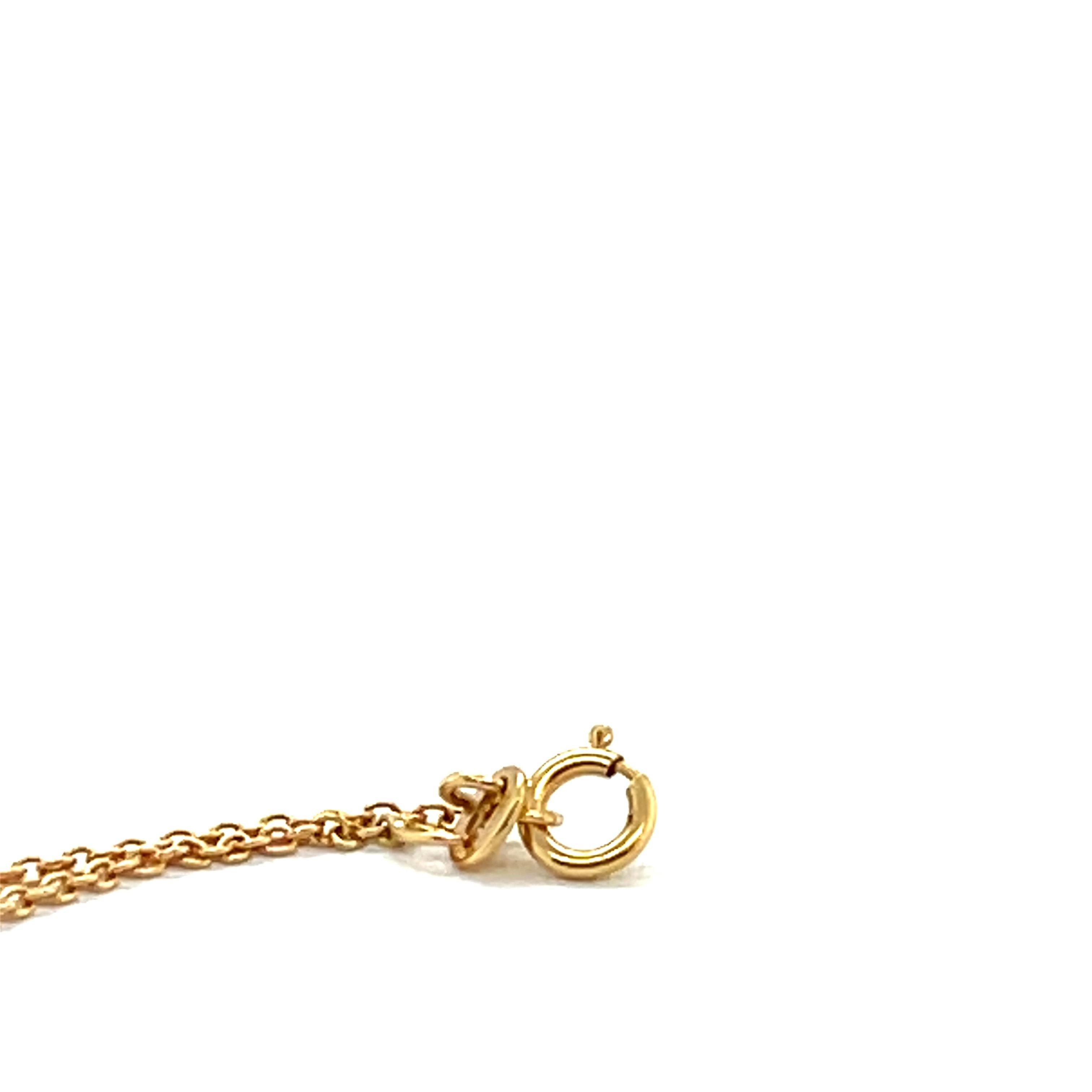 Art Déco Collana con ciondolo a croce in oro giallo 18 carati con diamanti a taglio brillante in vendita