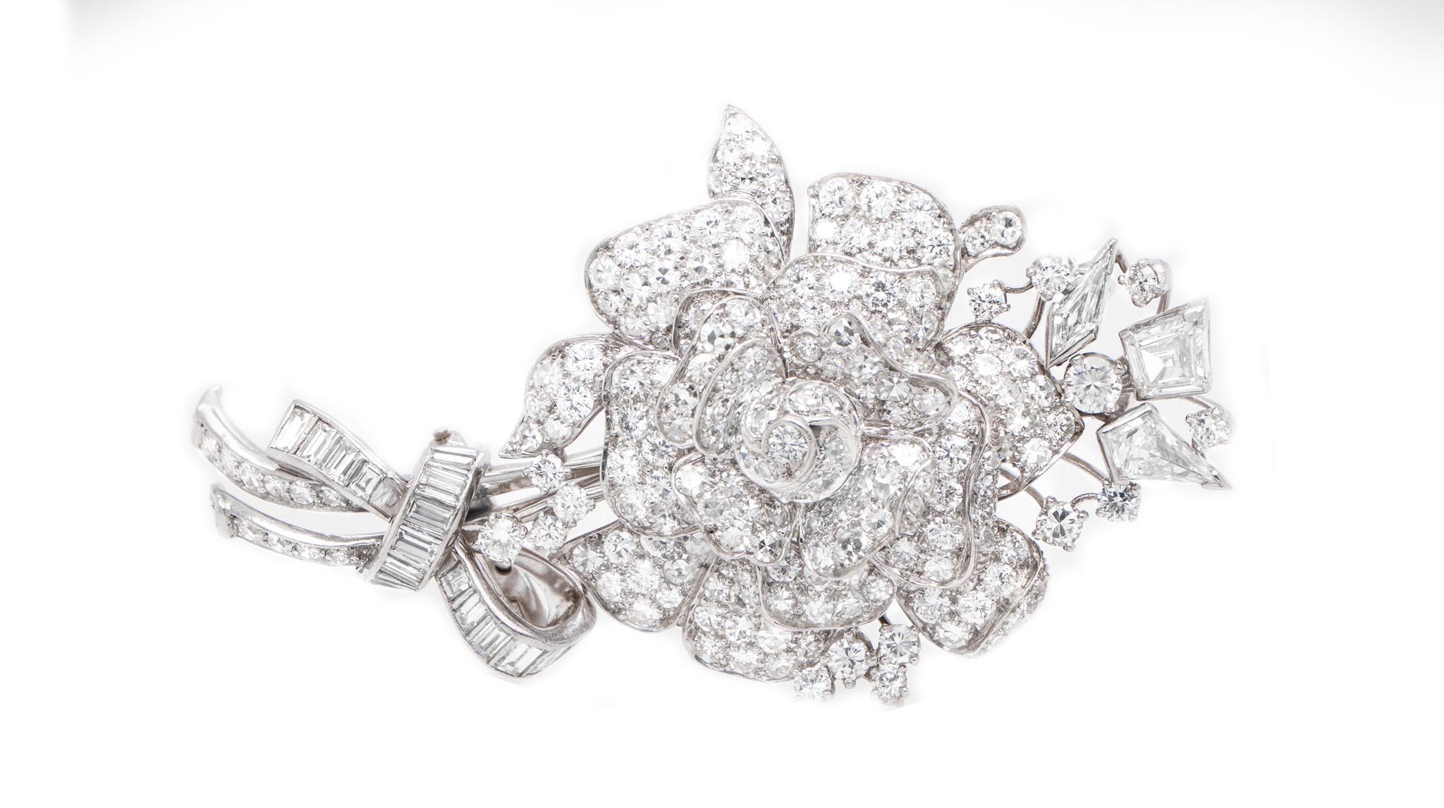 Art Deco Diamonds Brooch 12.50 Carats Total Platinum