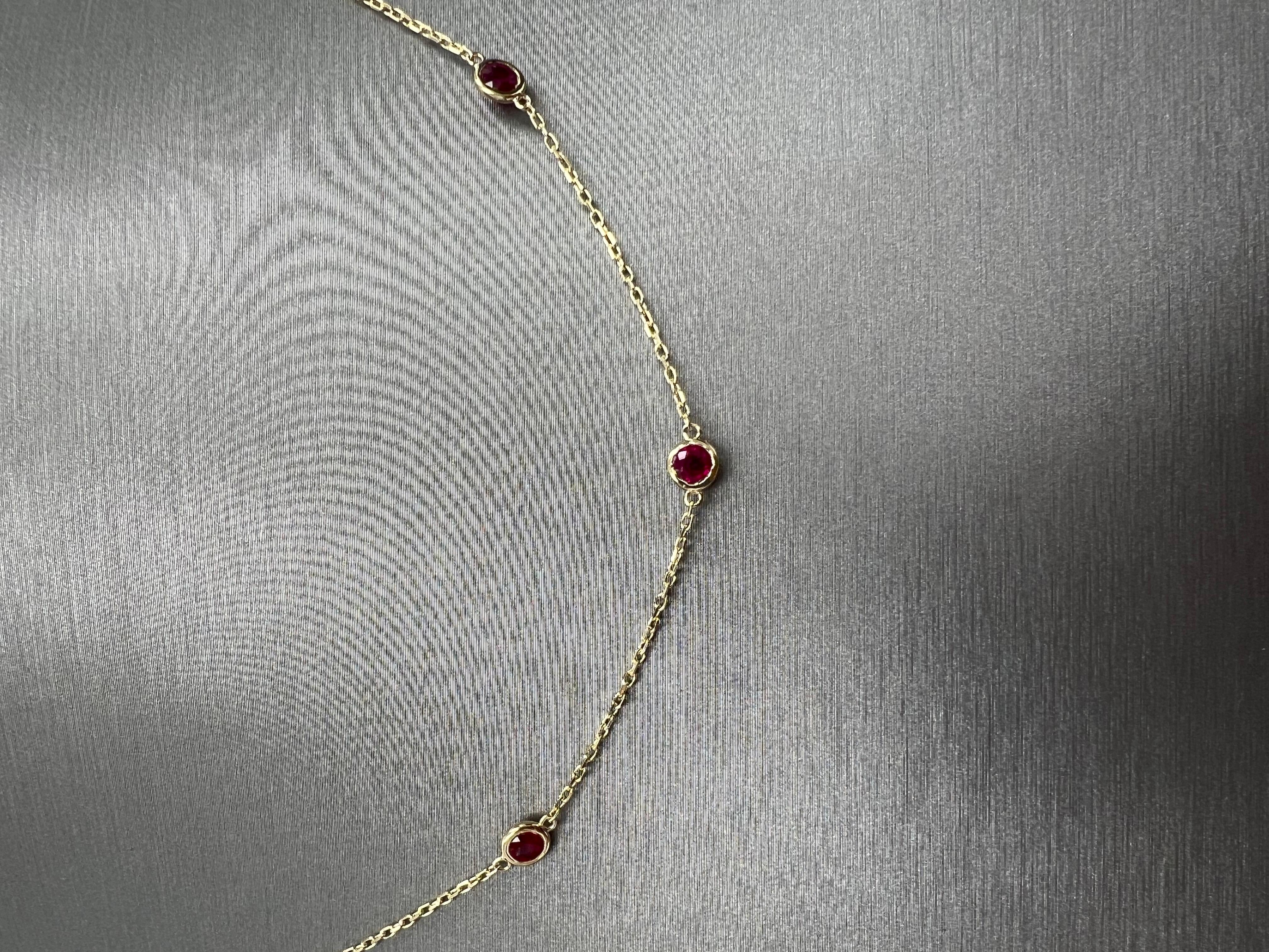Kettenhalskette aus 14-karätigem Gelbgold, 3,10 Karat natürliche Rubine, Diamanten pro Meter (Brillantschliff) im Angebot