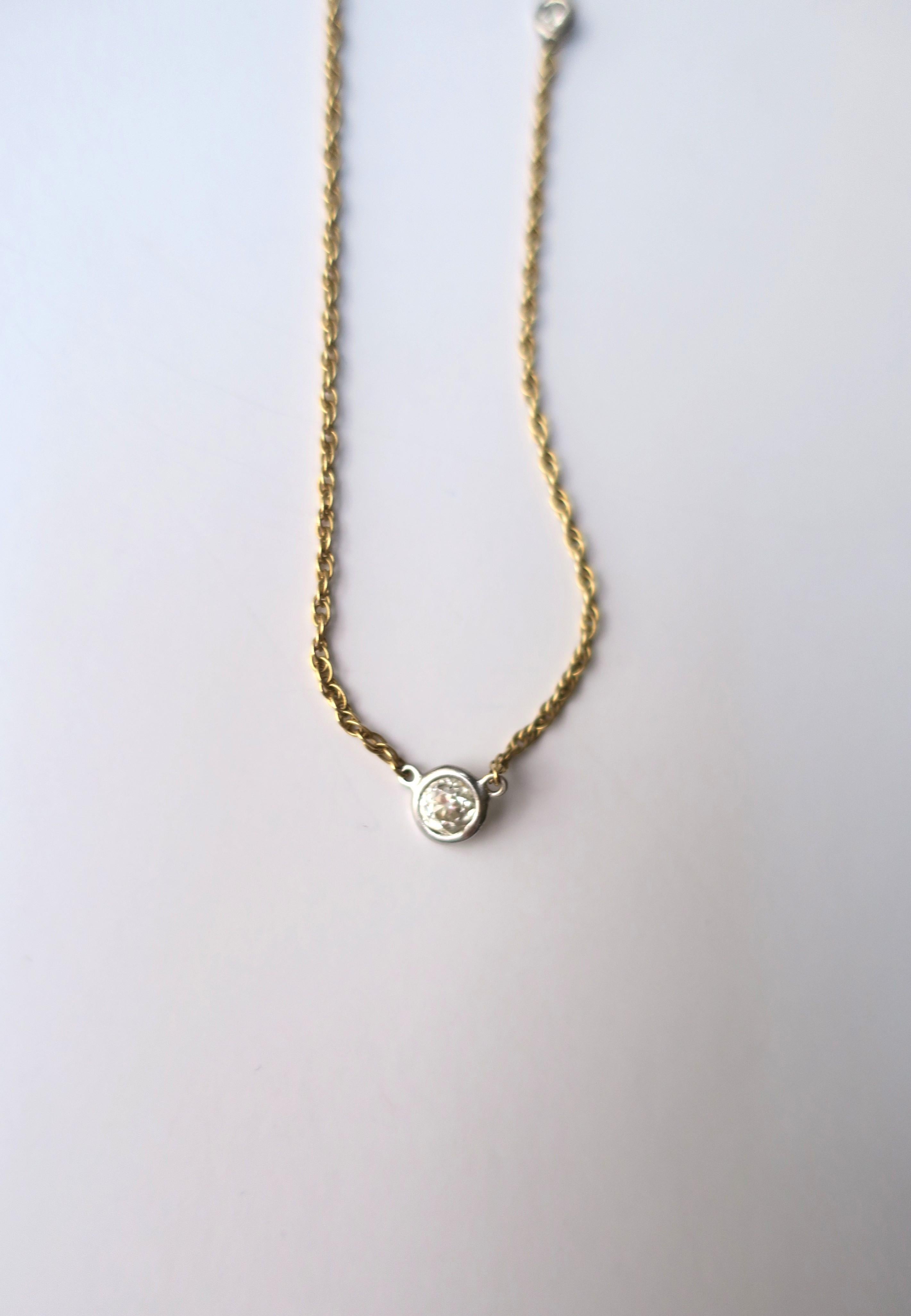 collar de oro con diamantes