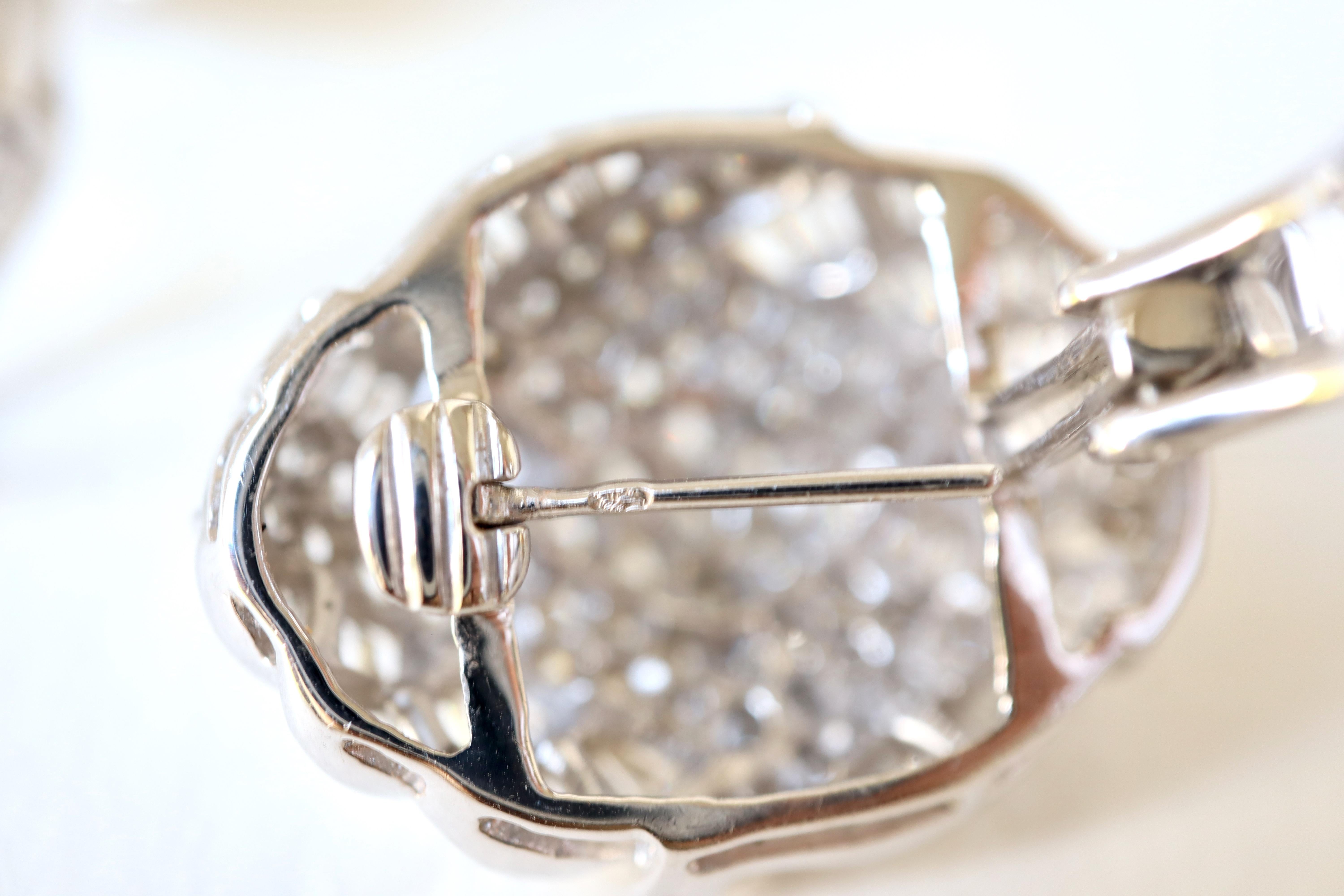 Diamant-Clip-Ohrringe aus 18 Karat Weißgold mit 4 Karat Diamanten besetzt Damen im Angebot