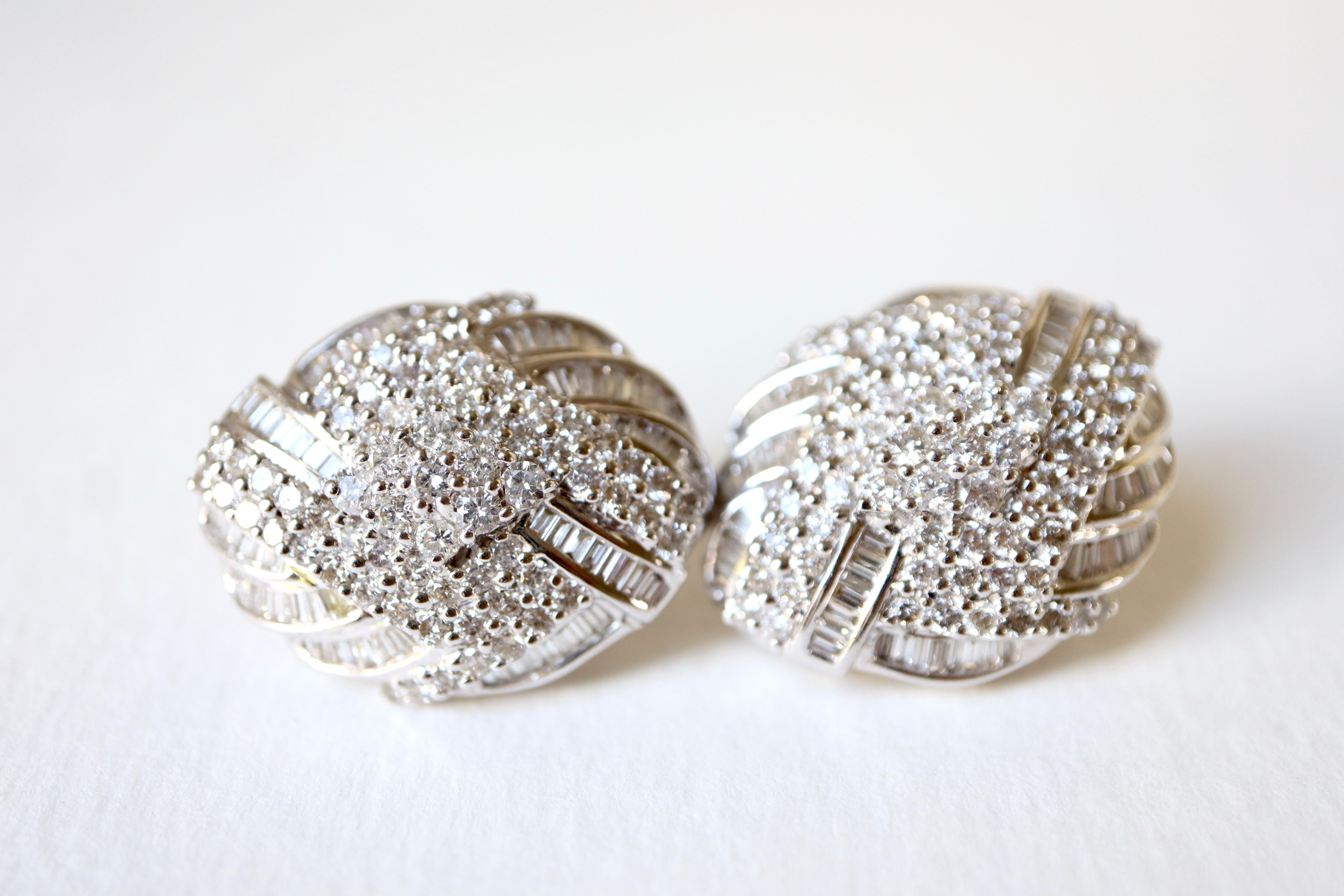 Diamonds Clip Earrings 18 Carat White Gold Set with 4 Carats of Diamonds For Sale 1