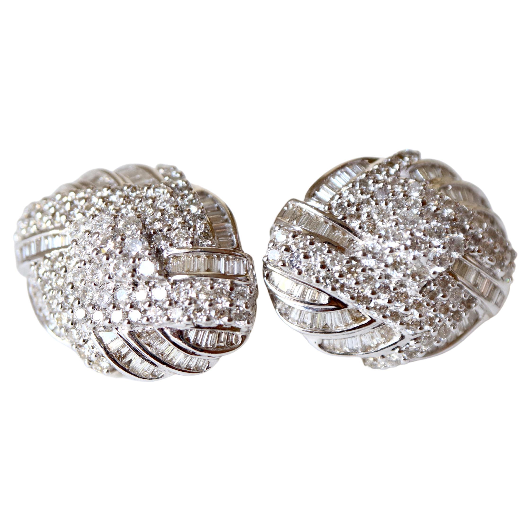 Diamant-Clip-Ohrringe aus 18 Karat Weißgold mit 4 Karat Diamanten besetzt im Angebot