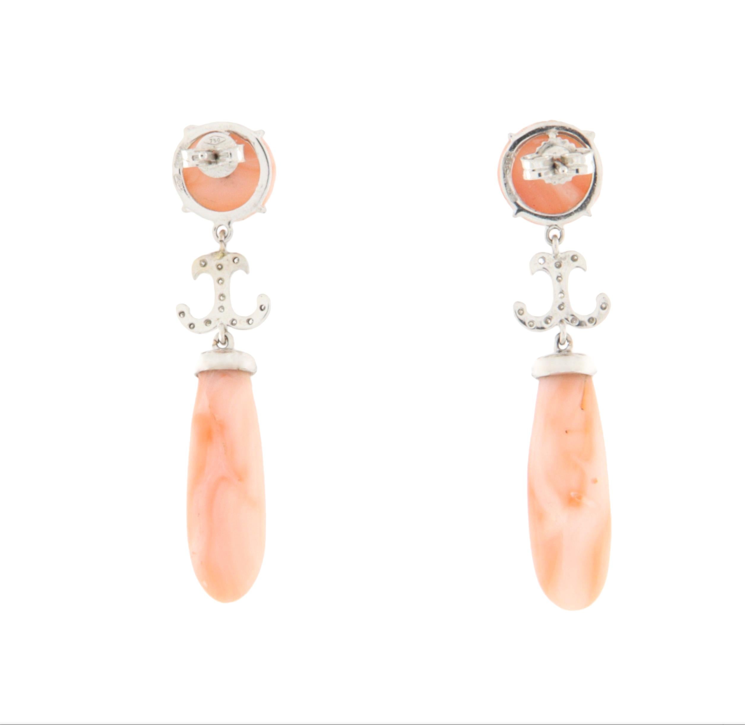 Taglio misto Orecchini pendenti in oro bianco 18 Kt con diamanti e corallo in vendita