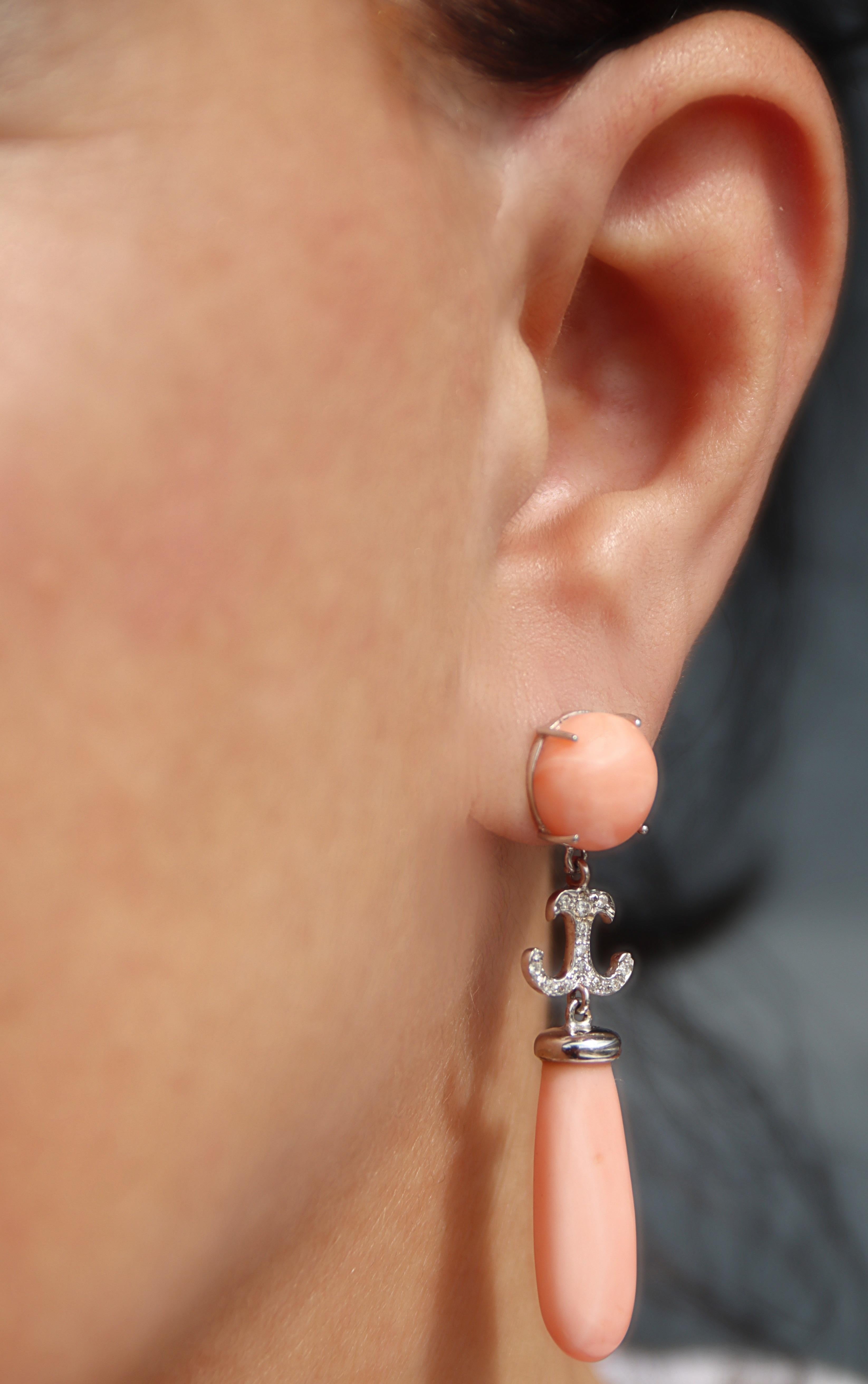 Orecchini pendenti in oro bianco 18 Kt con diamanti e corallo in vendita 3