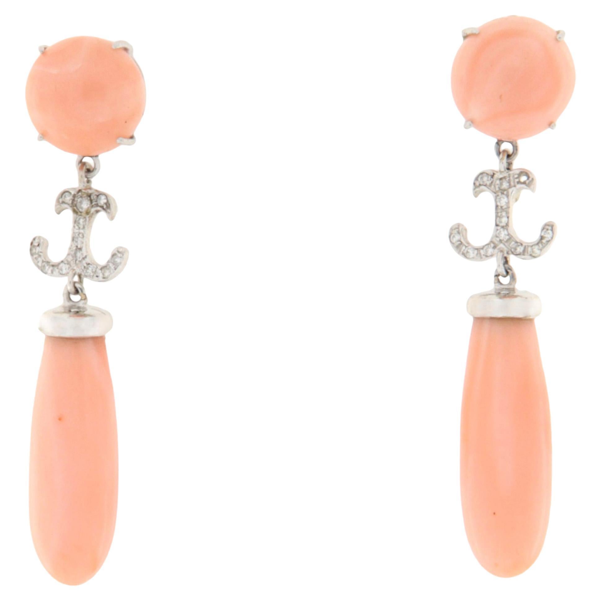 Orecchini pendenti in oro bianco 18 Kt con diamanti e corallo in vendita