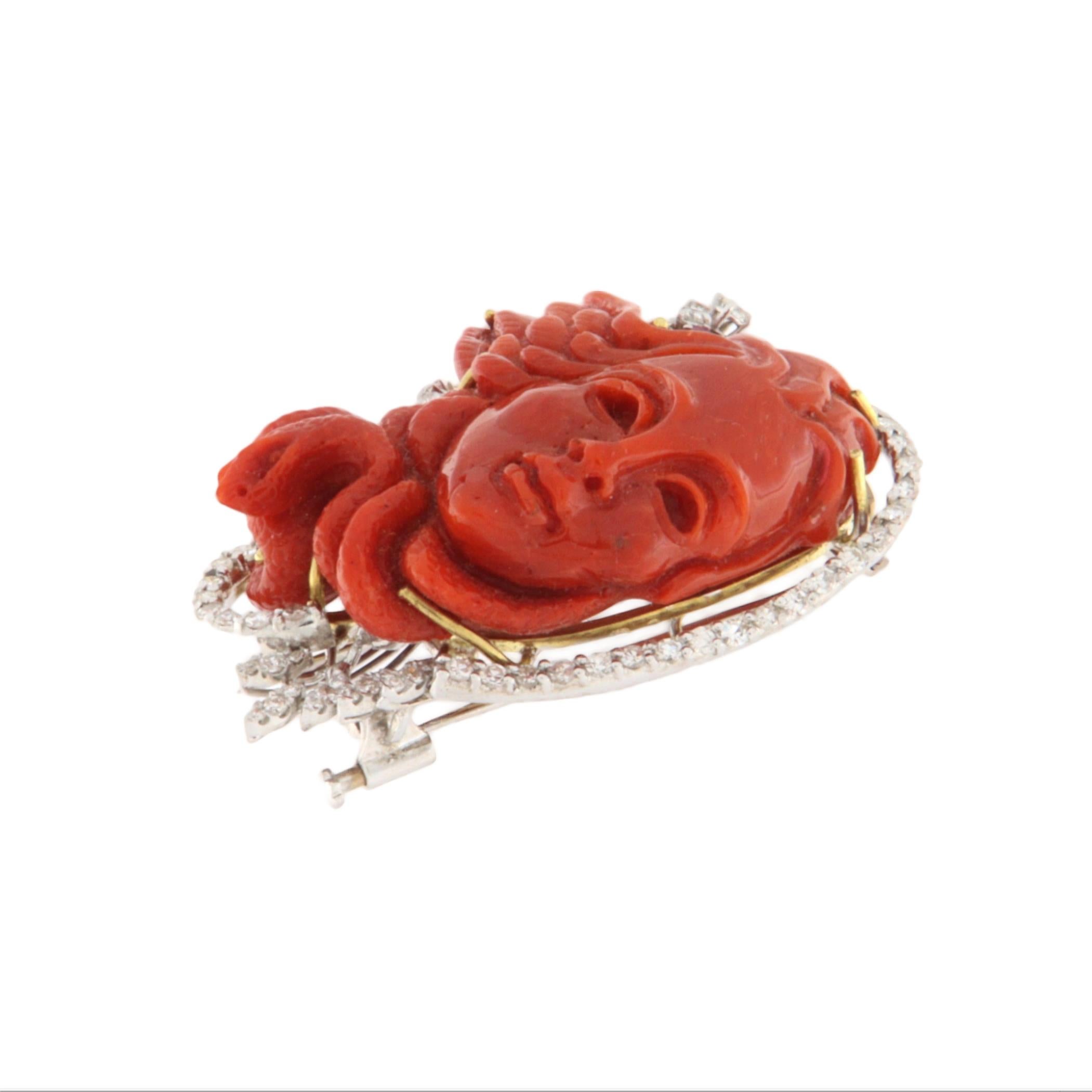 Taille brillant Broche en or jaune et blanc 18 carats diamants corail rubis en vente