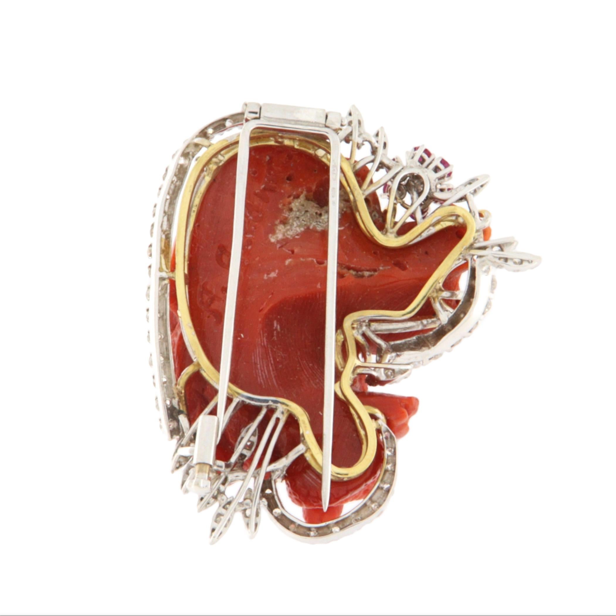 Broche en or jaune et blanc 18 carats diamants corail rubis Neuf - En vente à Marcianise, IT