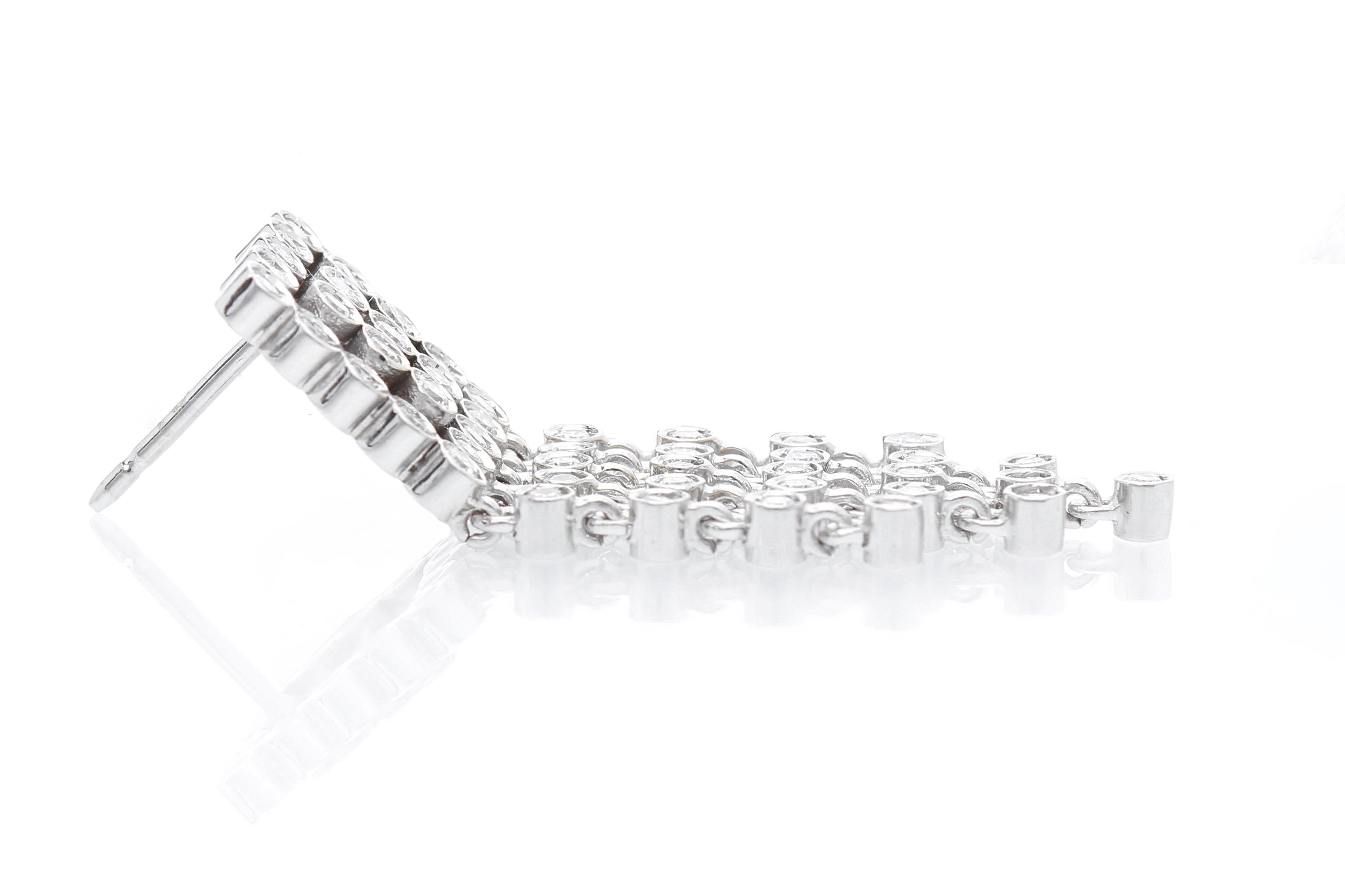 Orecchini pendenti con diamanti da 1,85 carati su oro 18 carati, Made in Italy in vendita 10