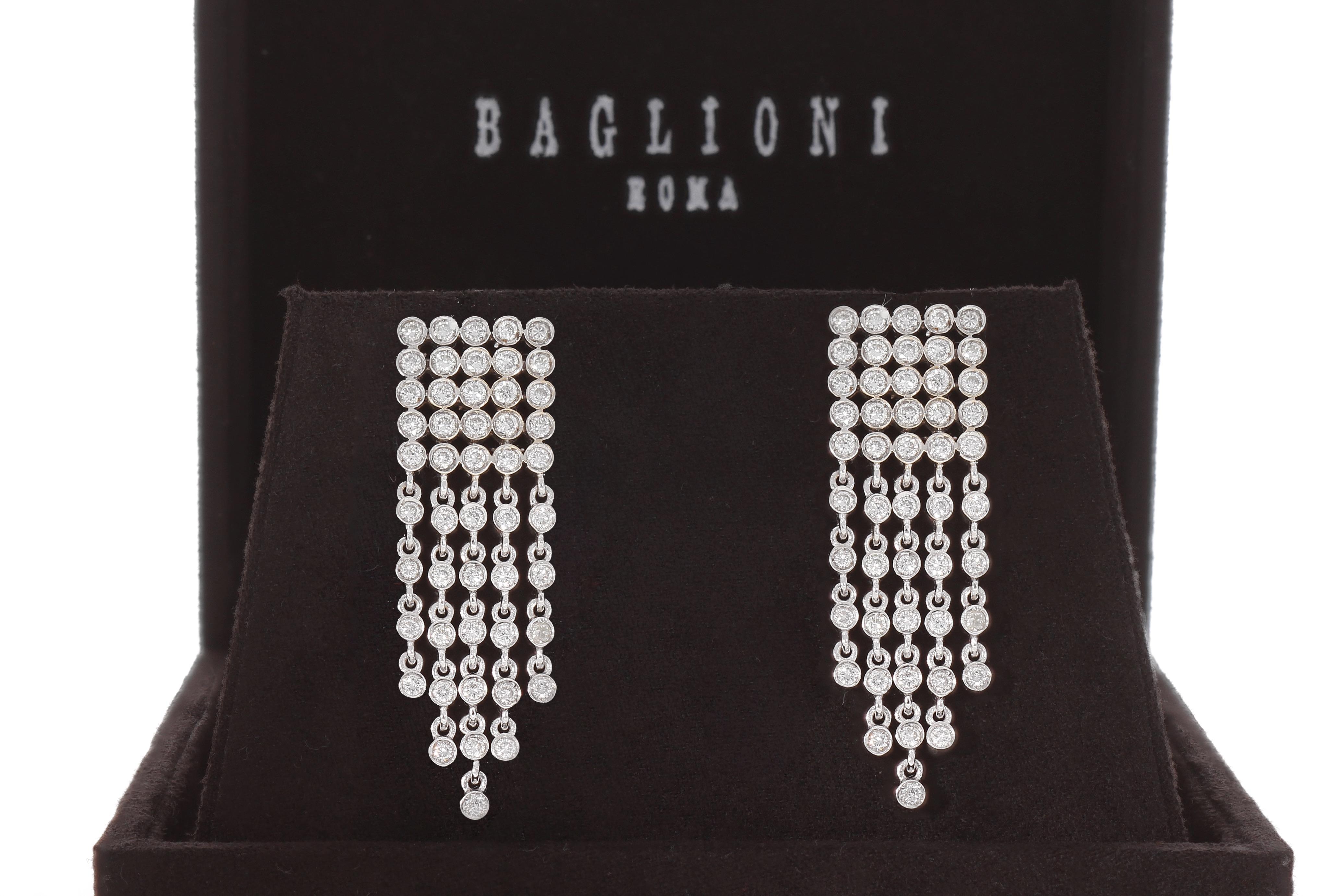 Contemporaneo Orecchini pendenti con diamanti da 1,85 carati su oro 18 carati, Made in Italy in vendita