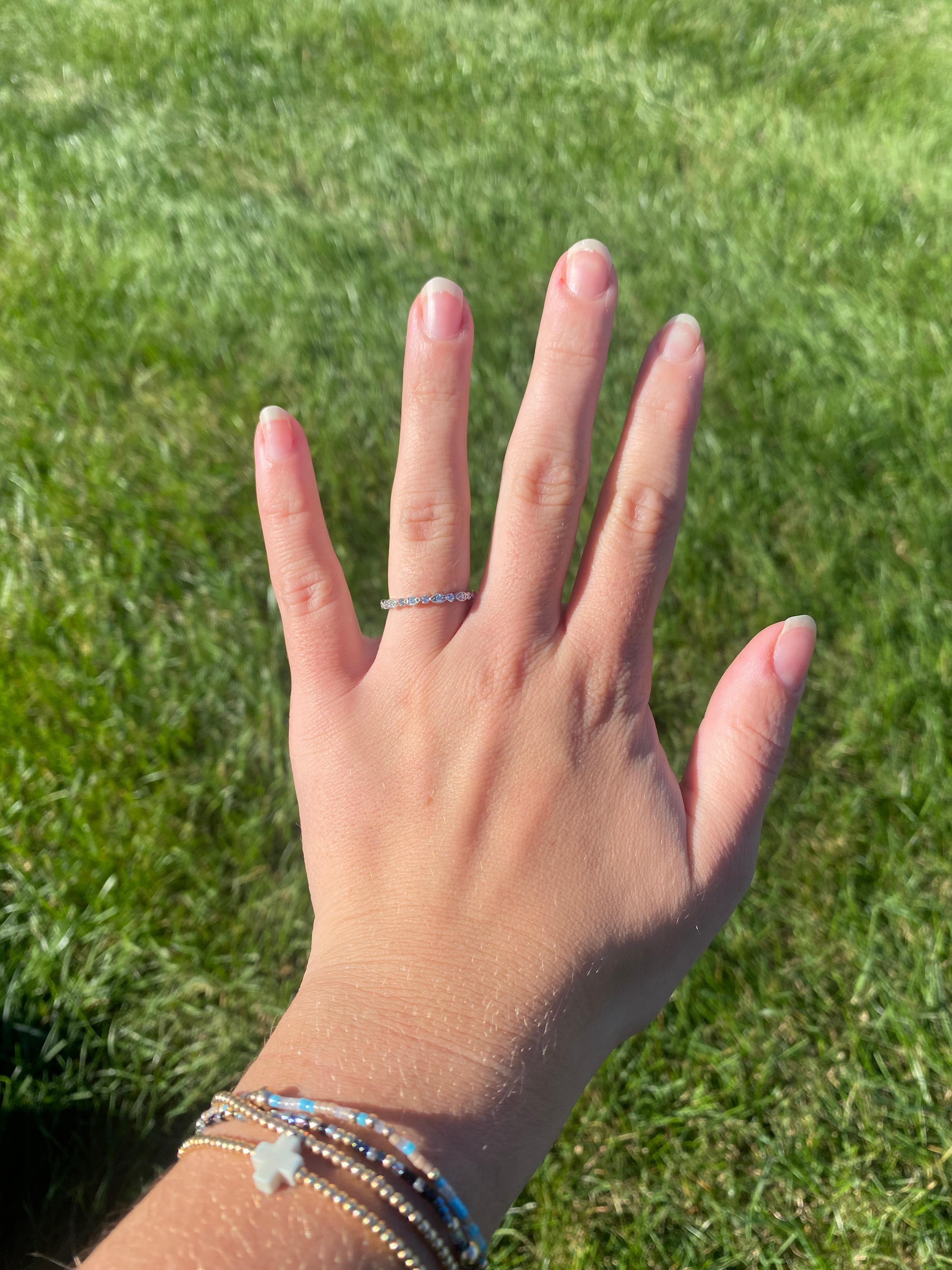 Diamonds Direct Anillo con banda fina de diamantes de 0,20 ctw, oro blanco de 14k, tamaño del anillo 6,5 en venta 2