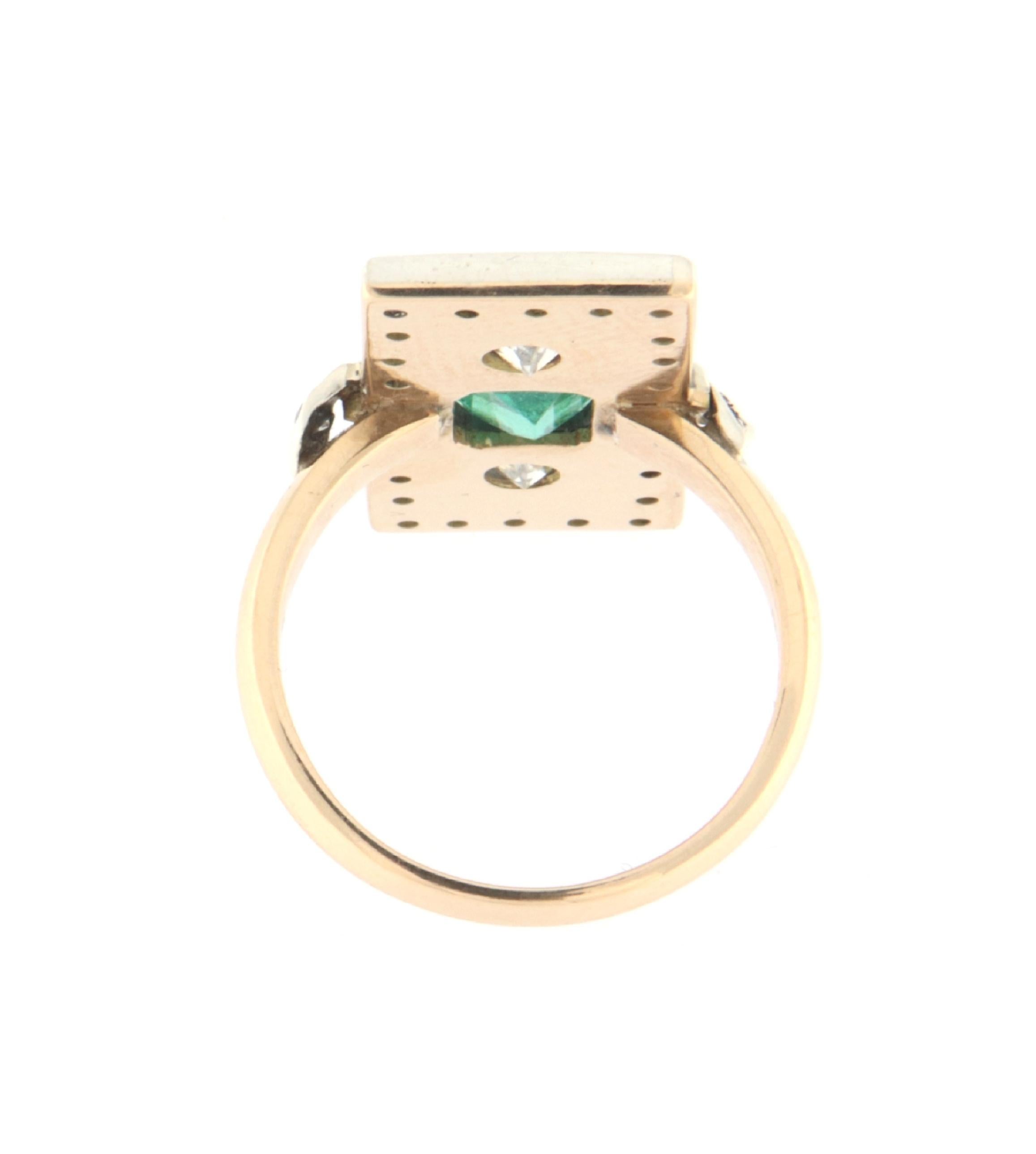 Diamonds Emerald 14 Karat Yellow Gold Cocktail Ring In New Condition For Sale In Marcianise, IT