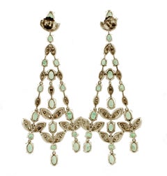 Diamonds, Emeralds, 14 Karat White Gold Retrò Chandelier Earrings