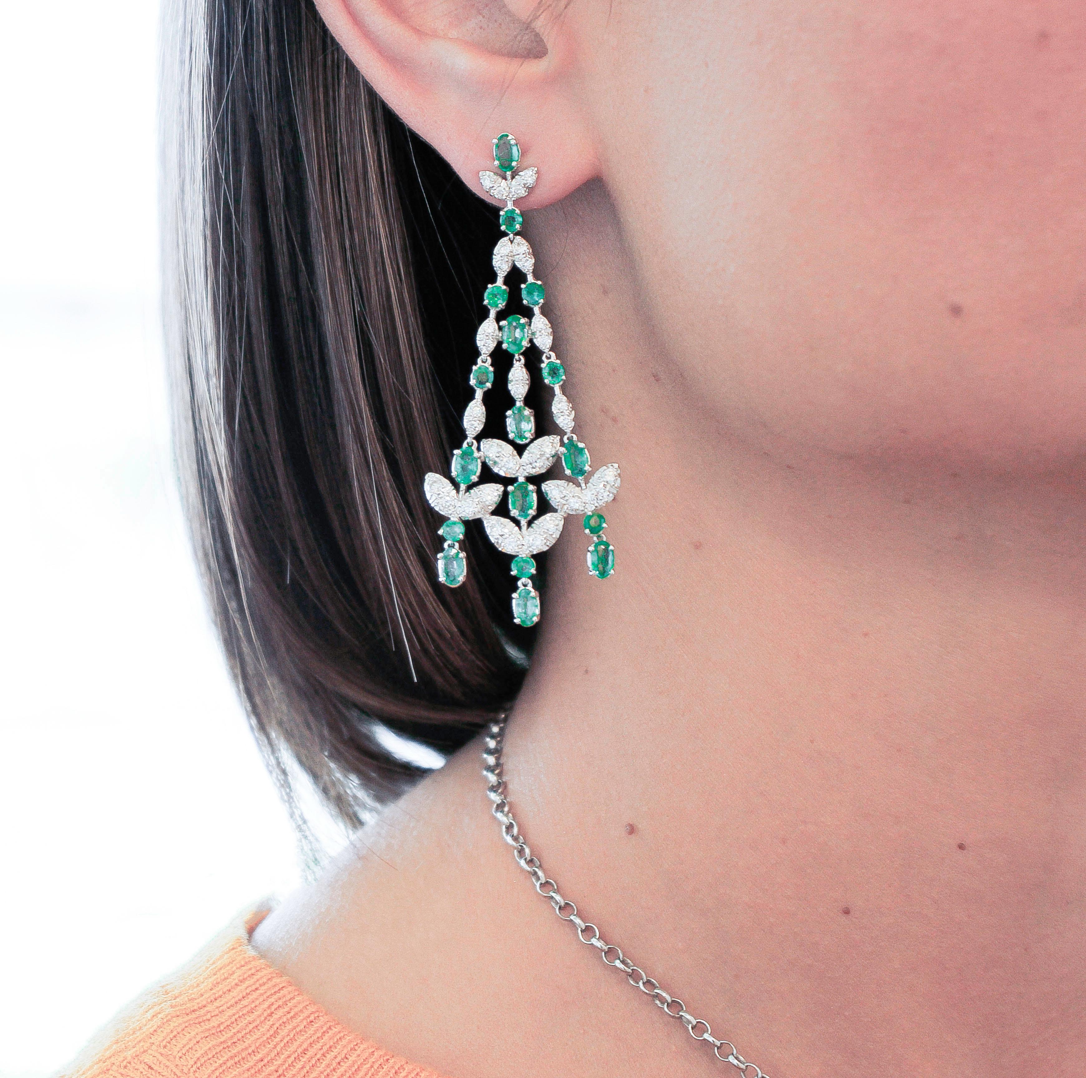 Diamonds, Emeralds, 14 Karat White Gold Retrò Chandelier Earrings at ...