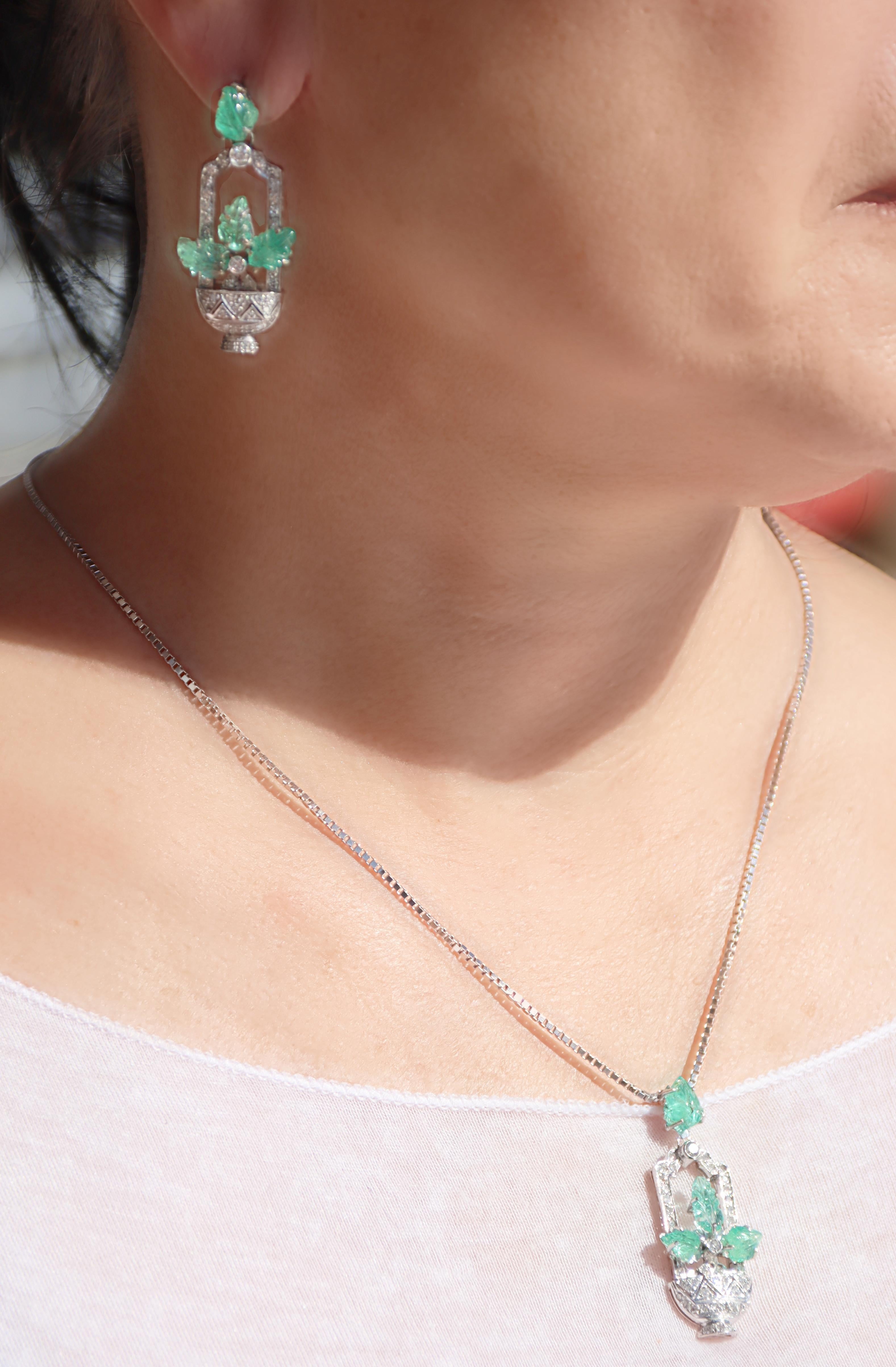 Collana con diamanti e smeraldi in oro bianco 18 Kt in vendita 4